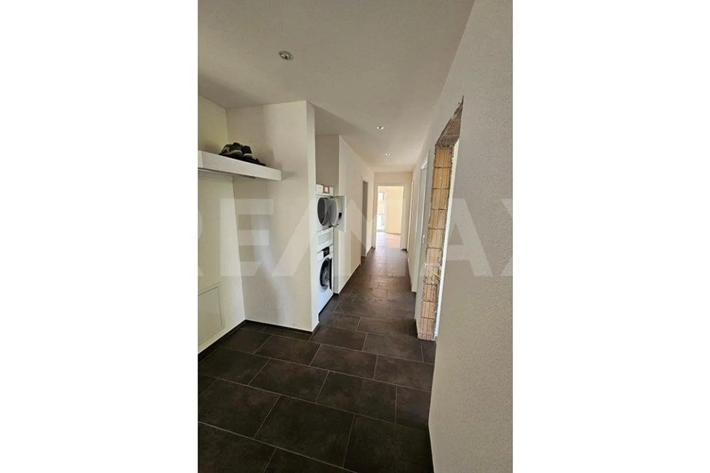 Condominium de 6,5 pièces dans le projet de construction neuve "Smiledörfli Wydum Rorbas" - Maison 2 - Photo 4 sur 13