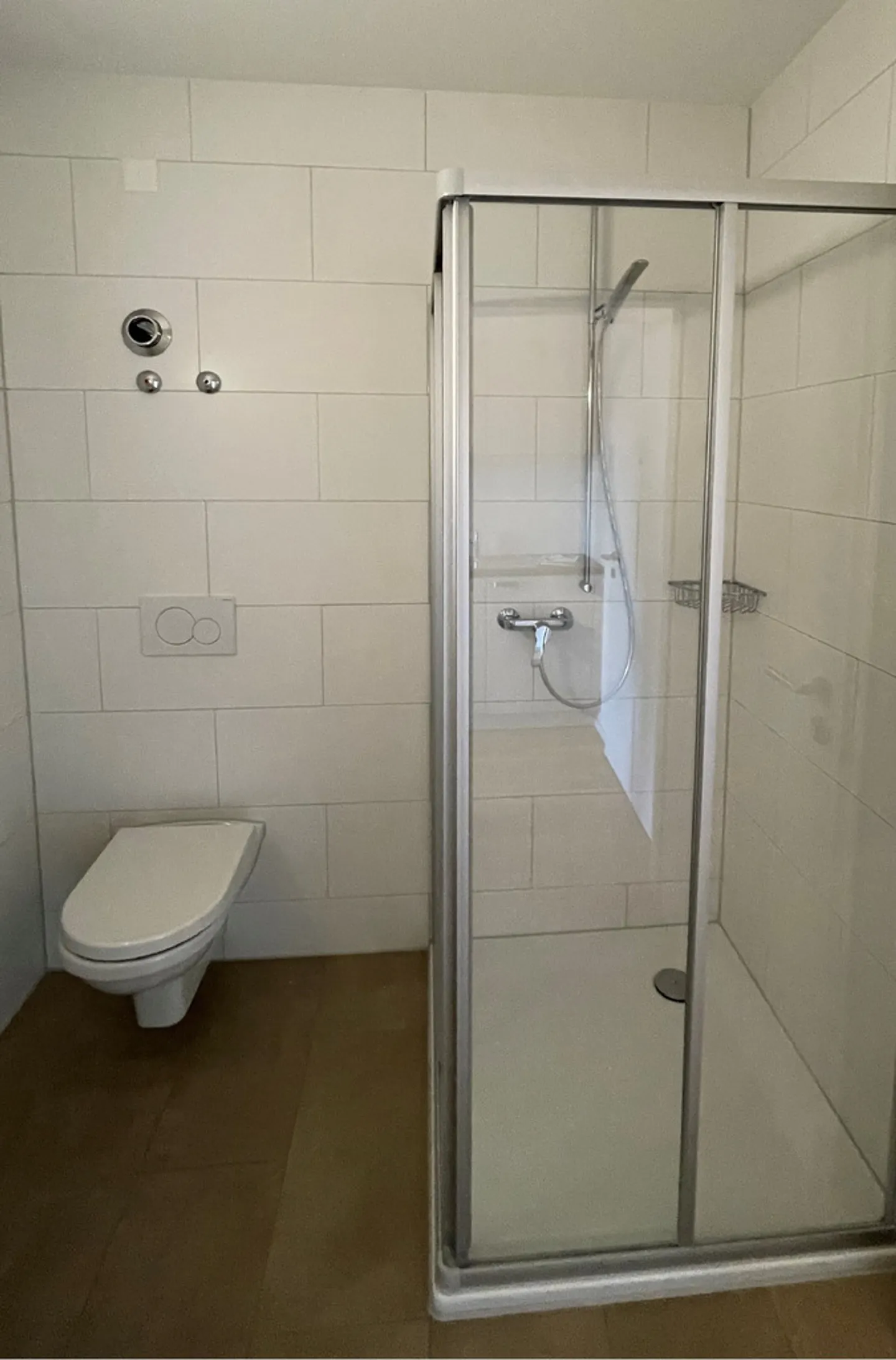 Möbliertes Studio in der Nähe des Bahnhofs mit Blick auf die Landschaft - Foto 7 von 8