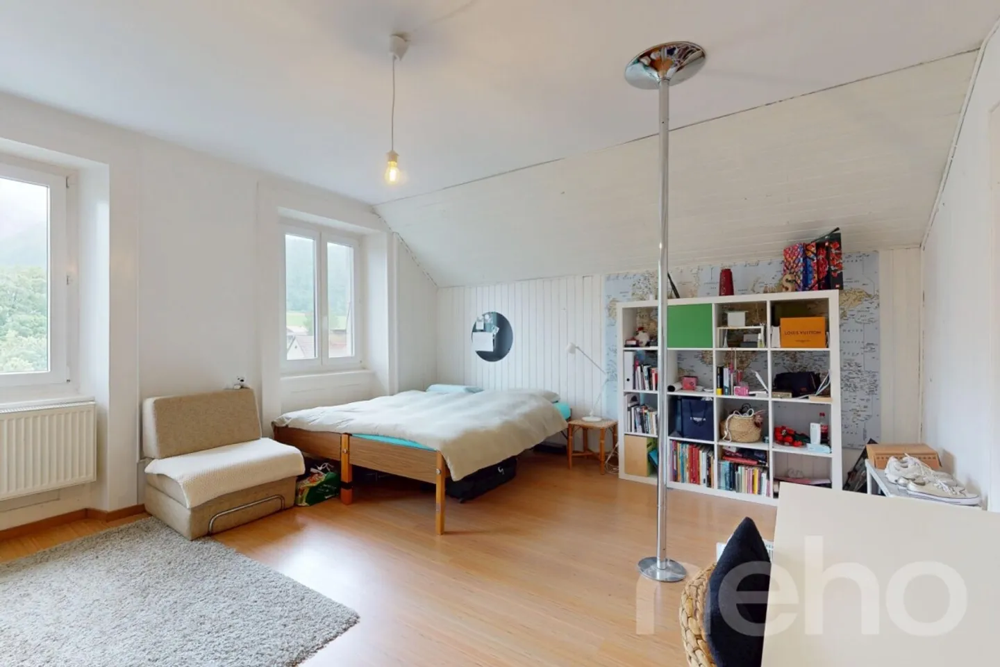 Großes Haus des 19. Jahrhunderts mit Panoramablick auf den Chasseral - Photo 9 sur 12