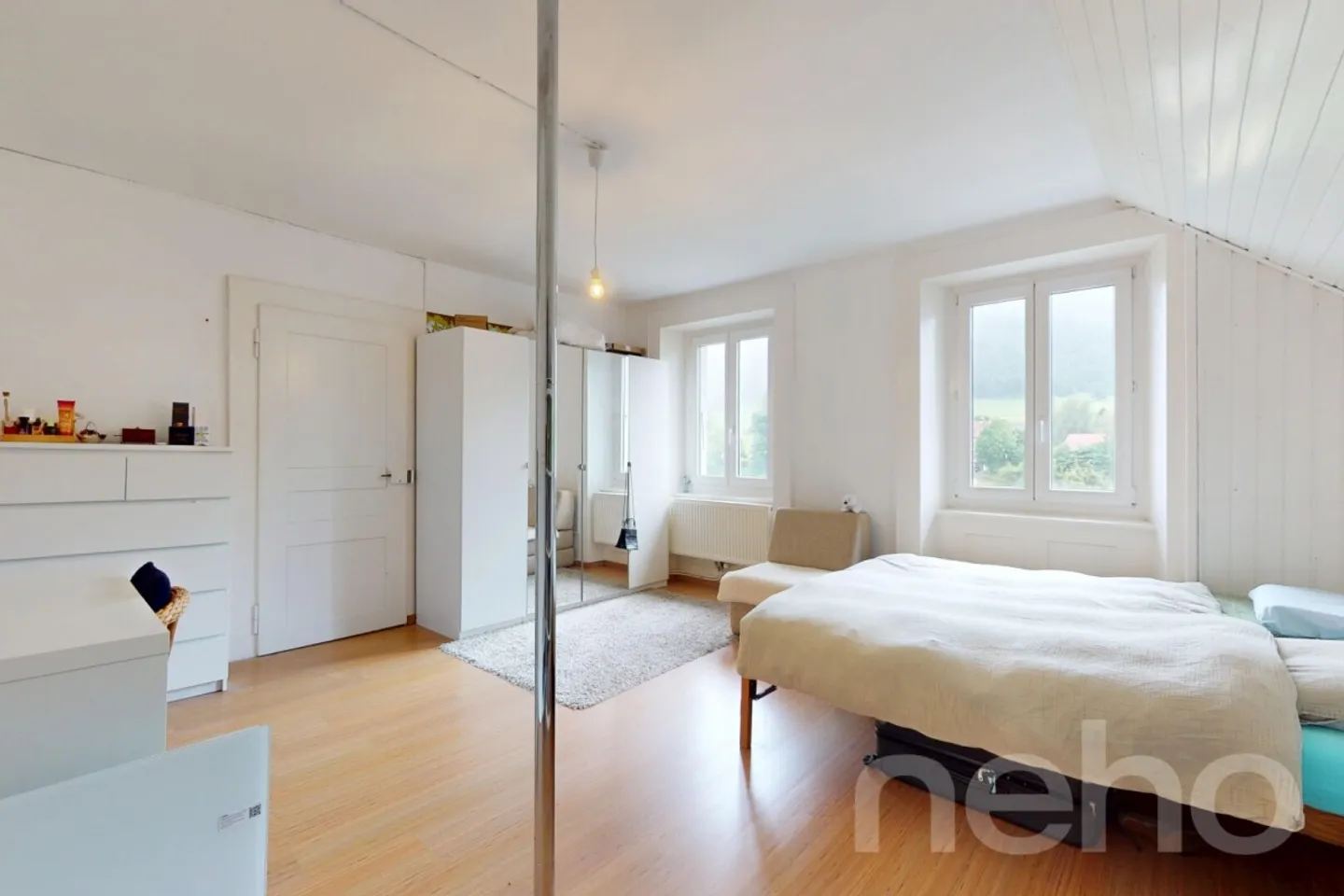 Großes Haus des 19. Jahrhunderts mit Panoramablick auf den Chasseral - Photo 10 sur 12