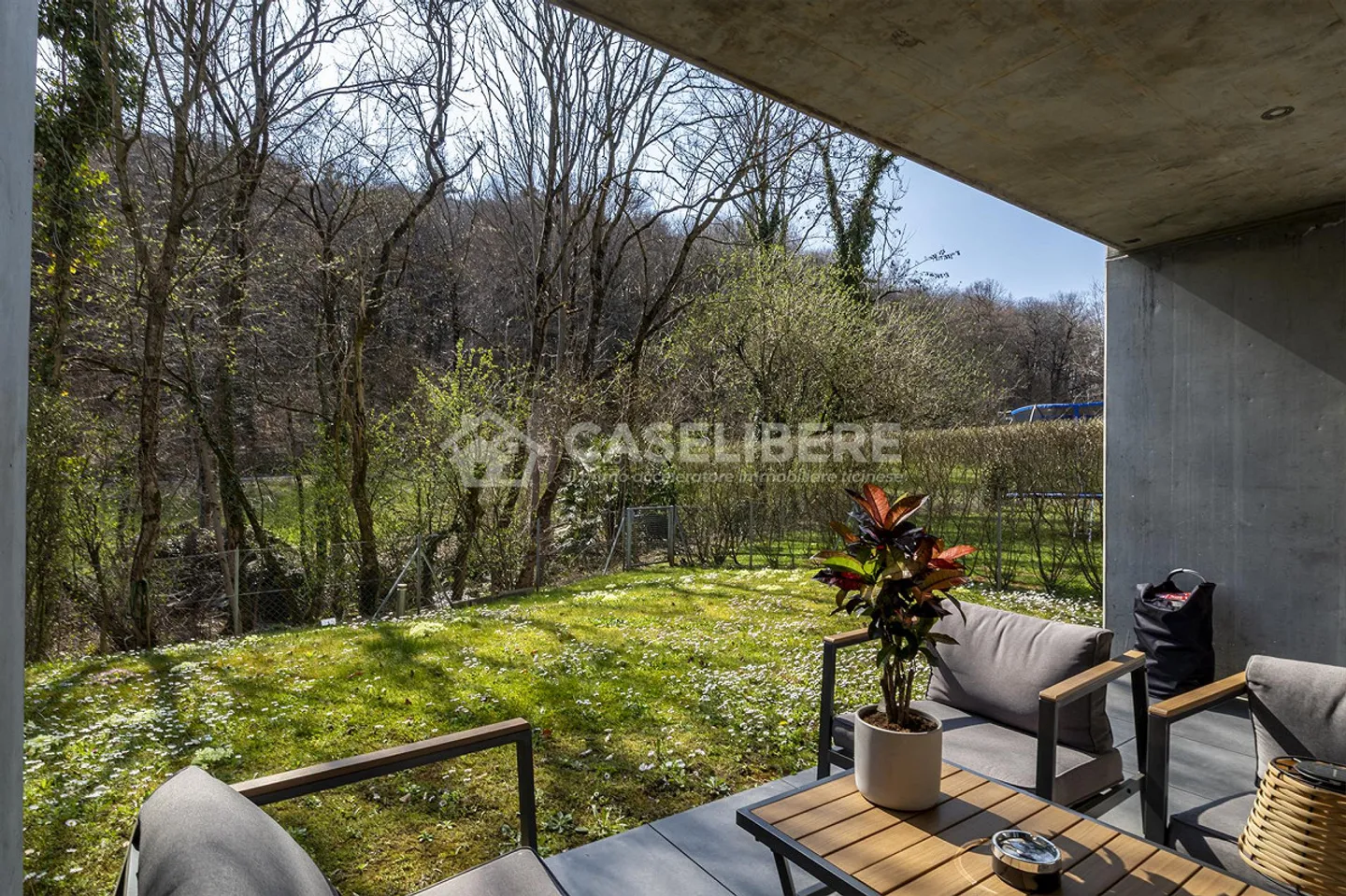 MODERN 2.5 ROOMS WITH GARDEN IN CURIO - Photo 1 of 10