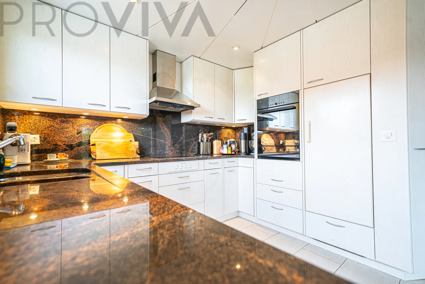 Casa unifamiliare luminosa in un quartiere tranquillo con molto spazio - Foto 5 di 13