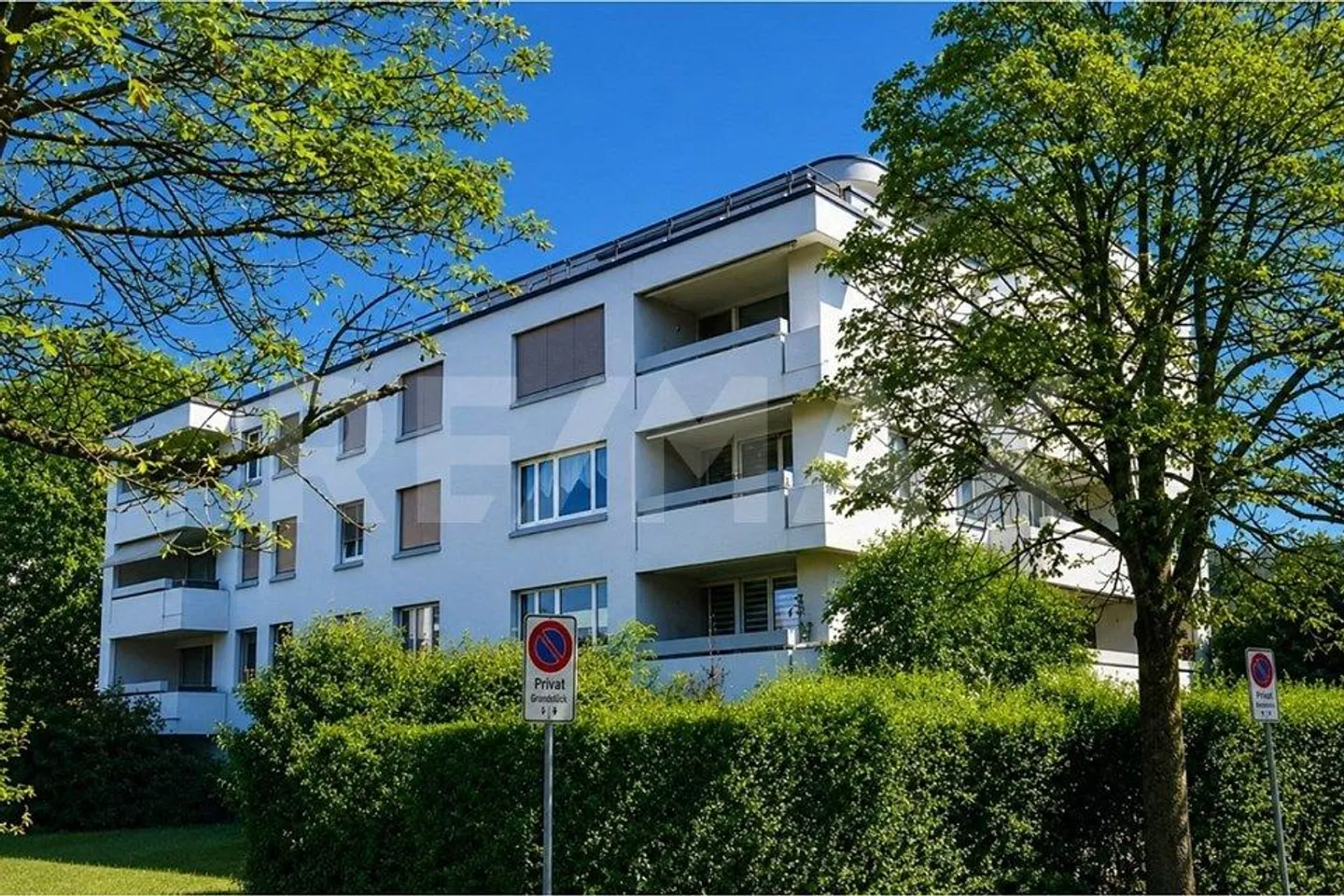 Luminoso appartamento di 3,5 stanze con balcone in una zona residenziale tranquilla - Foto 2 di 12