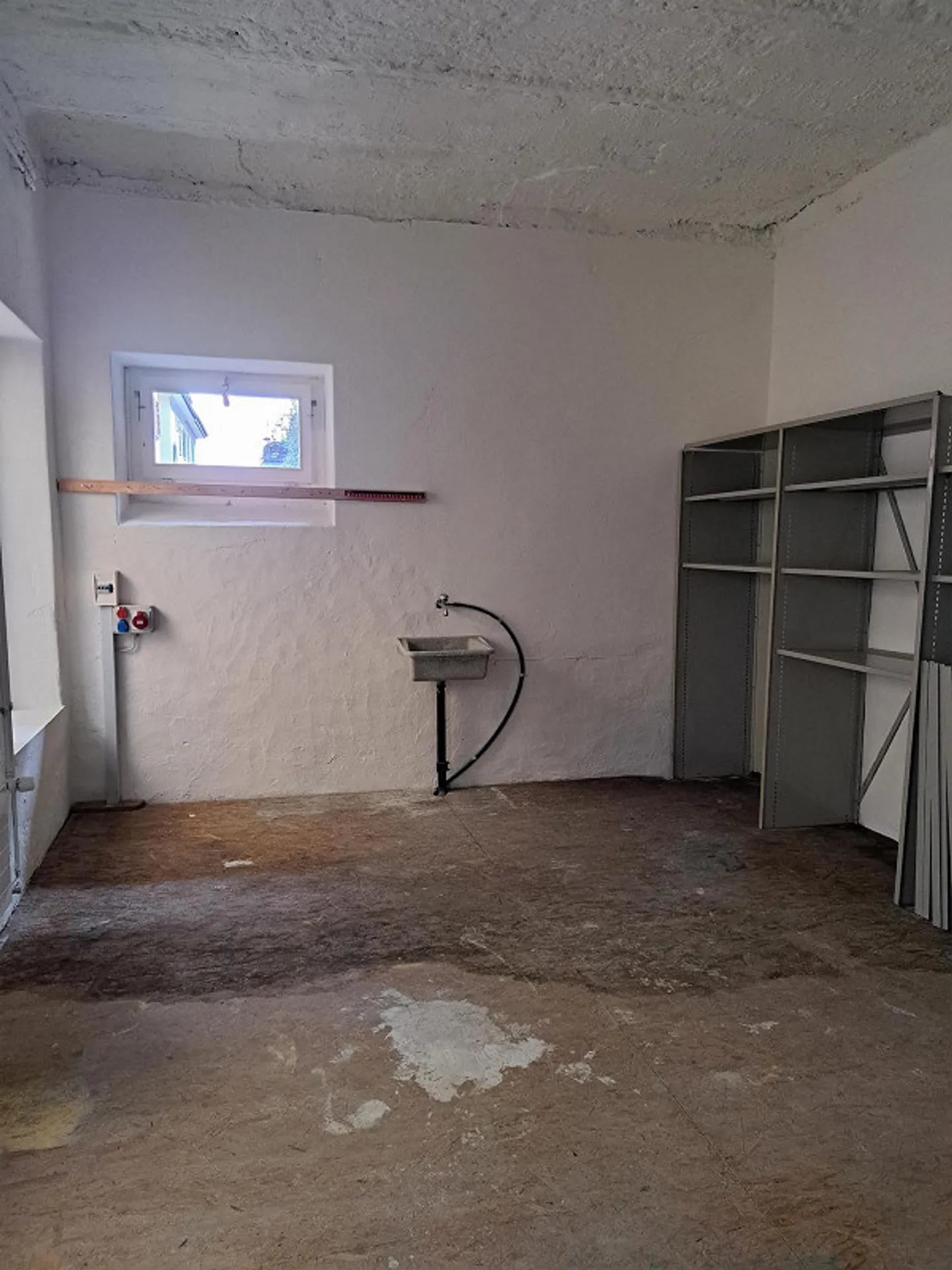 Piccolo spazio hobby disponibile per affitto immediato - Foto 3 di 8