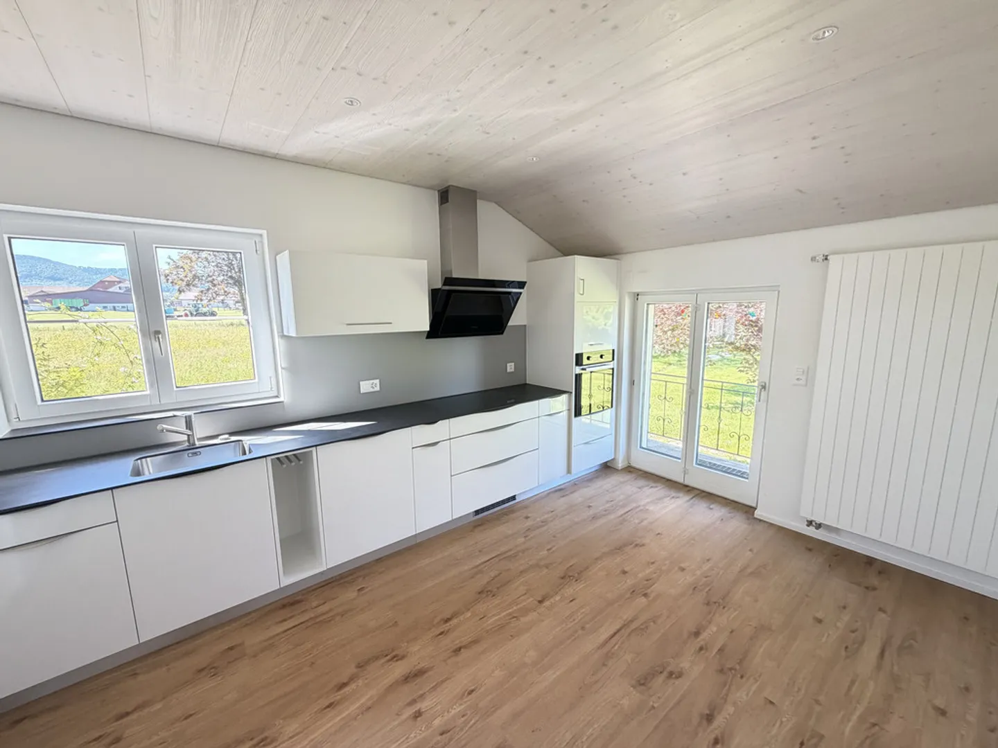 Idyllic setting for this superb property full of charm - Photo 7 of 12