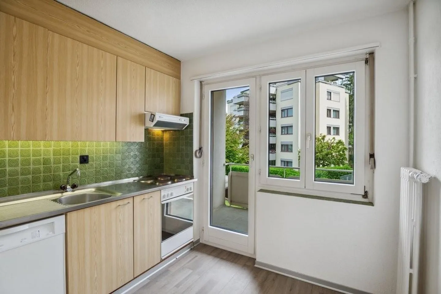 Helle Wohnung mit Weitblick im Herzen von Wettingen - Photo 4 of 9