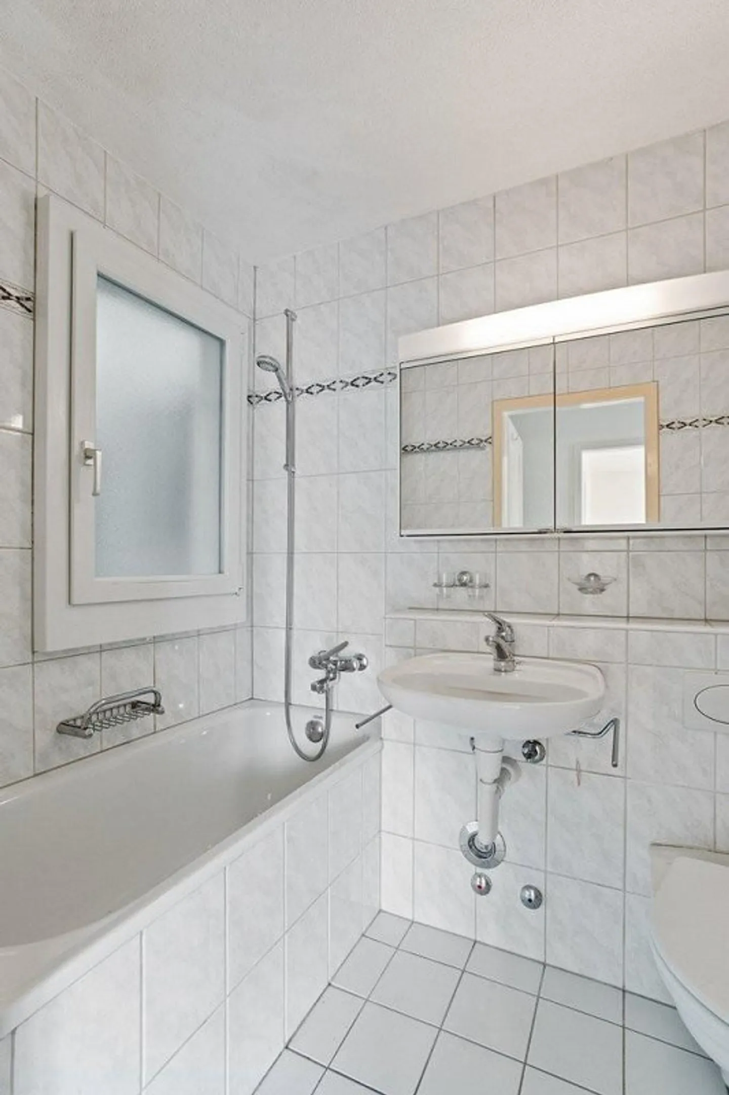 Helle Wohnung mit Weitblick im Herzen von Wettingen - Photo 8 of 9