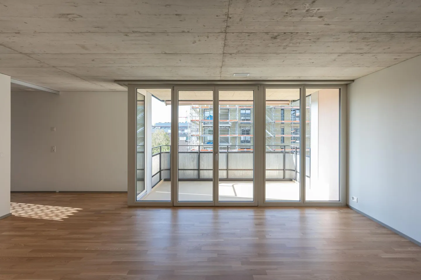Dreamlike apartment with 3.5 rooms and spacious balcony available! - Photo 5 of 6