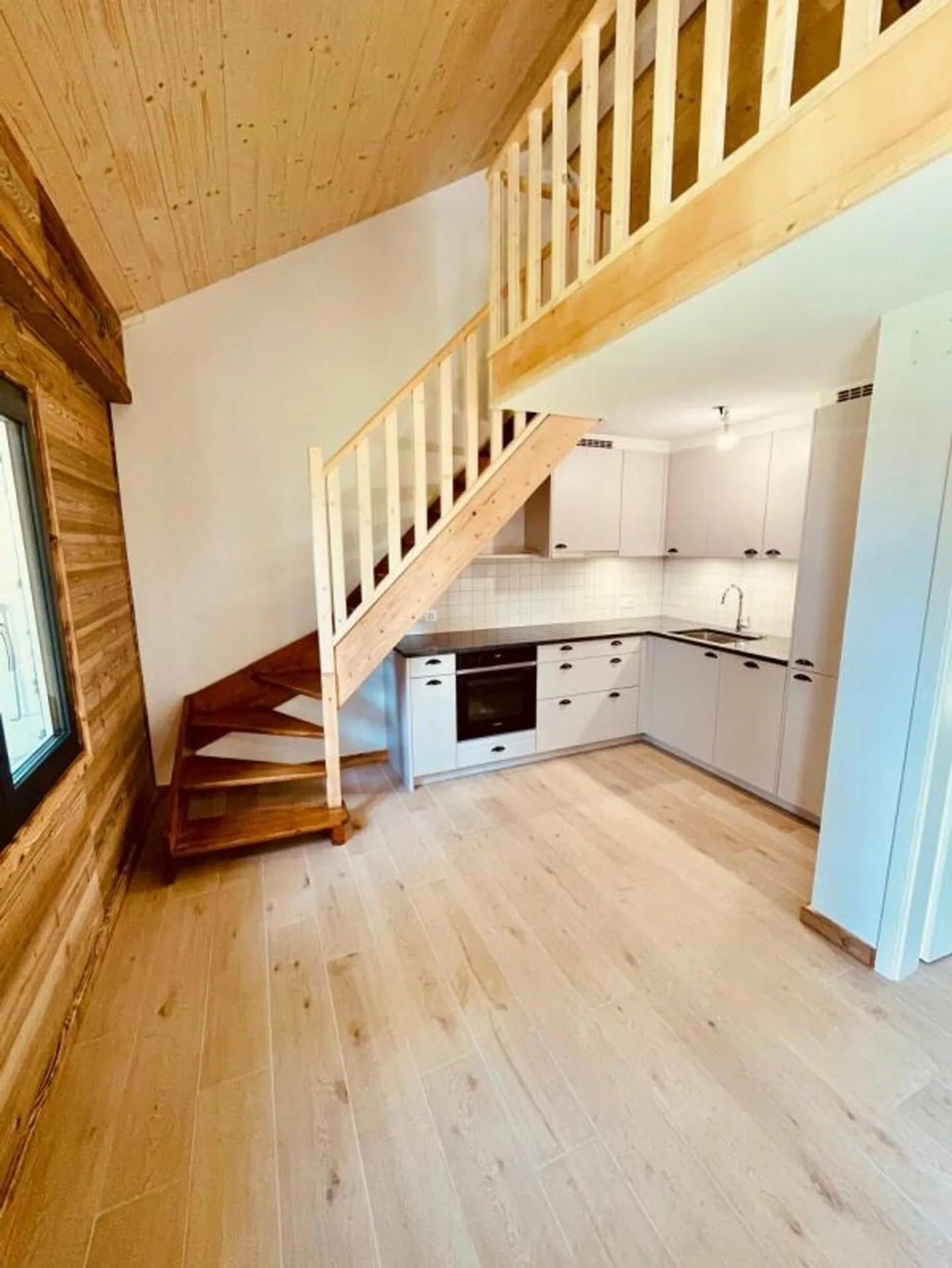 Kleine Doppelhaushälfte mit 2 Zimmern in Montreux - Foto 4 von 13