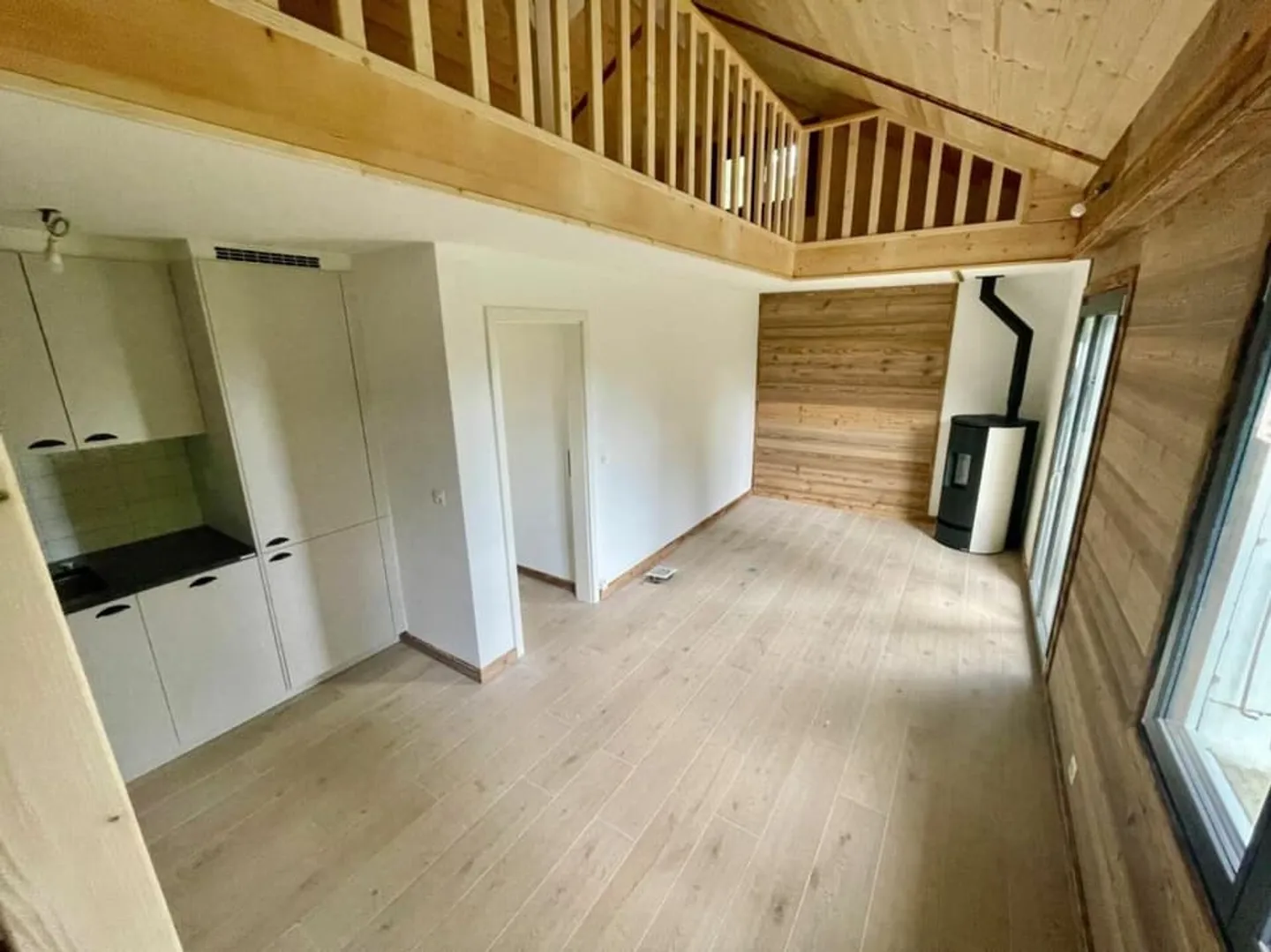 Kleine Doppelhaushälfte mit 2 Zimmern in Montreux - Foto 6 von 13