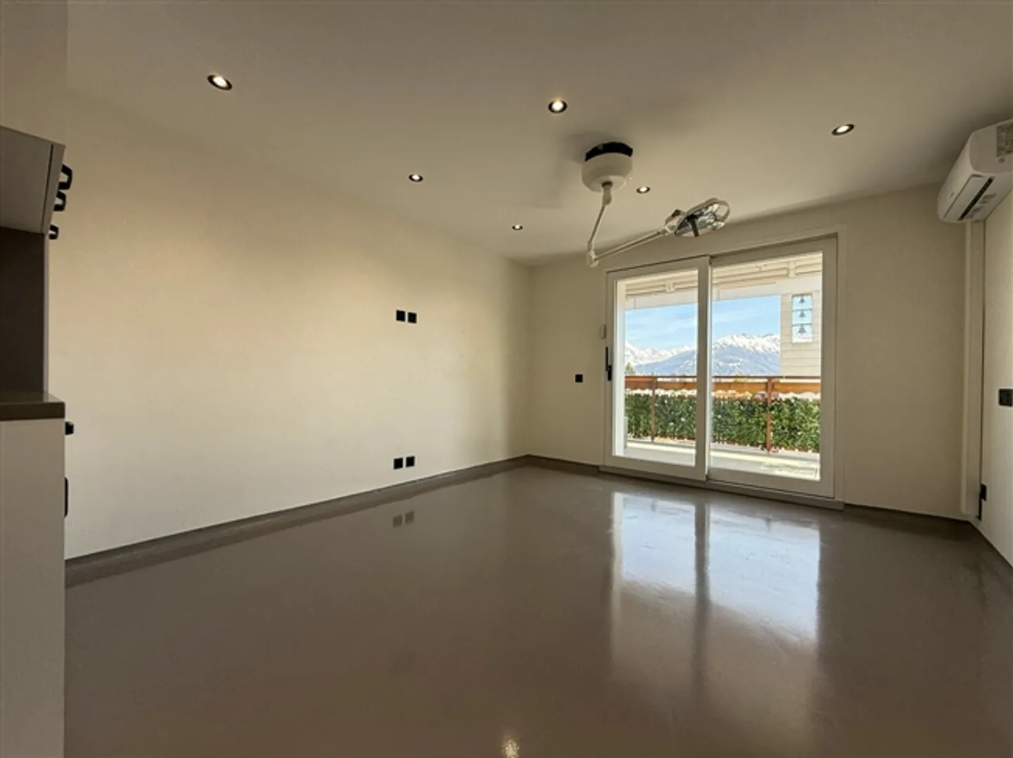 5.5 Room Apartment in the Center of Crans-Montana - Photo 7 of 17