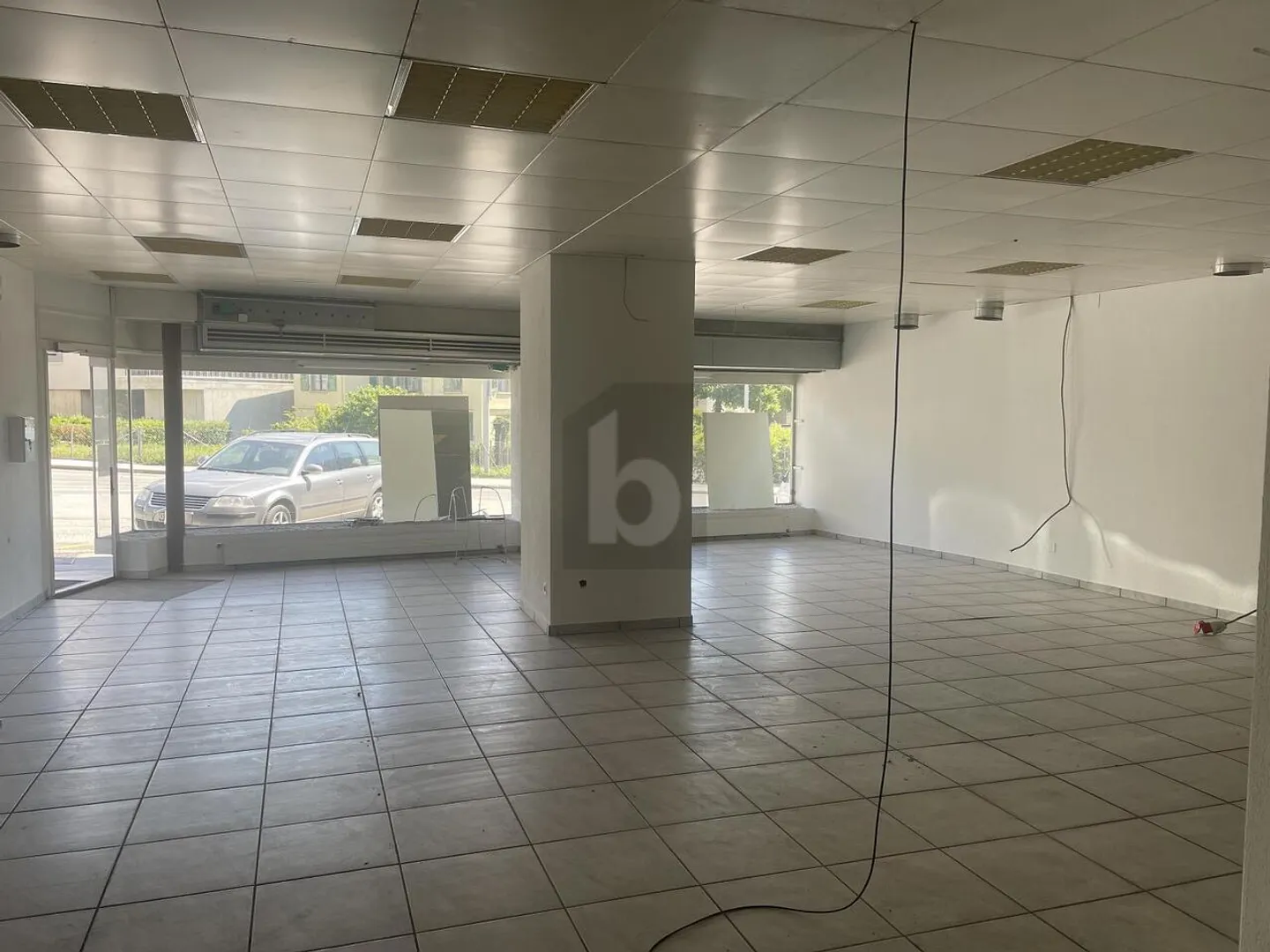 COMMERCIAL SPACE - FOR ALL BUSINESSES - Photo 2 of 6