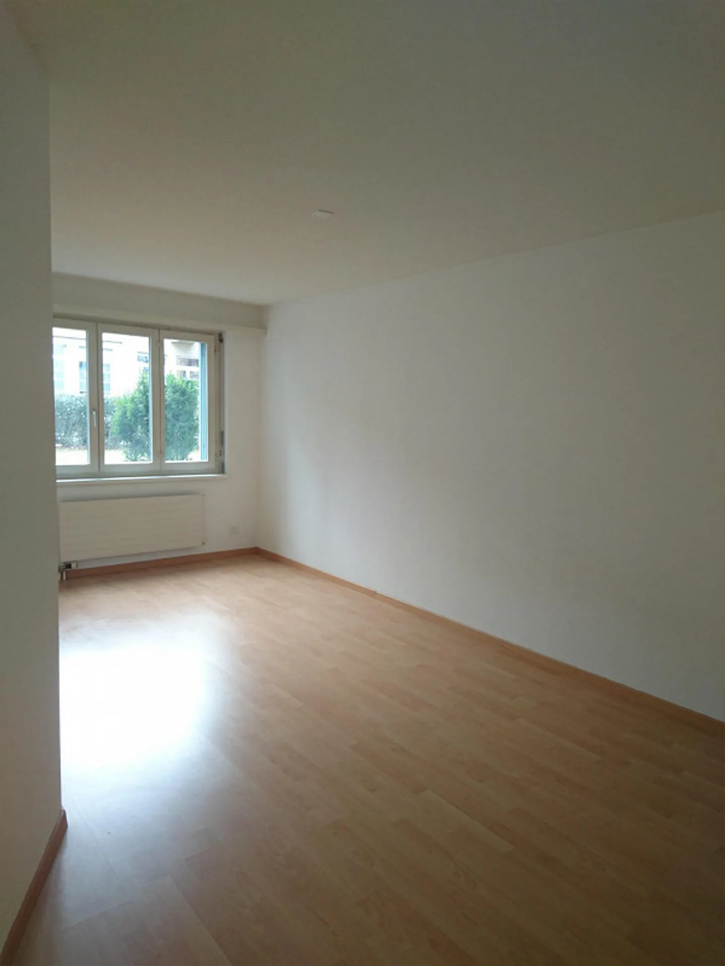 Urbanes Apartment mit Grünblick - Foto 4 von 7