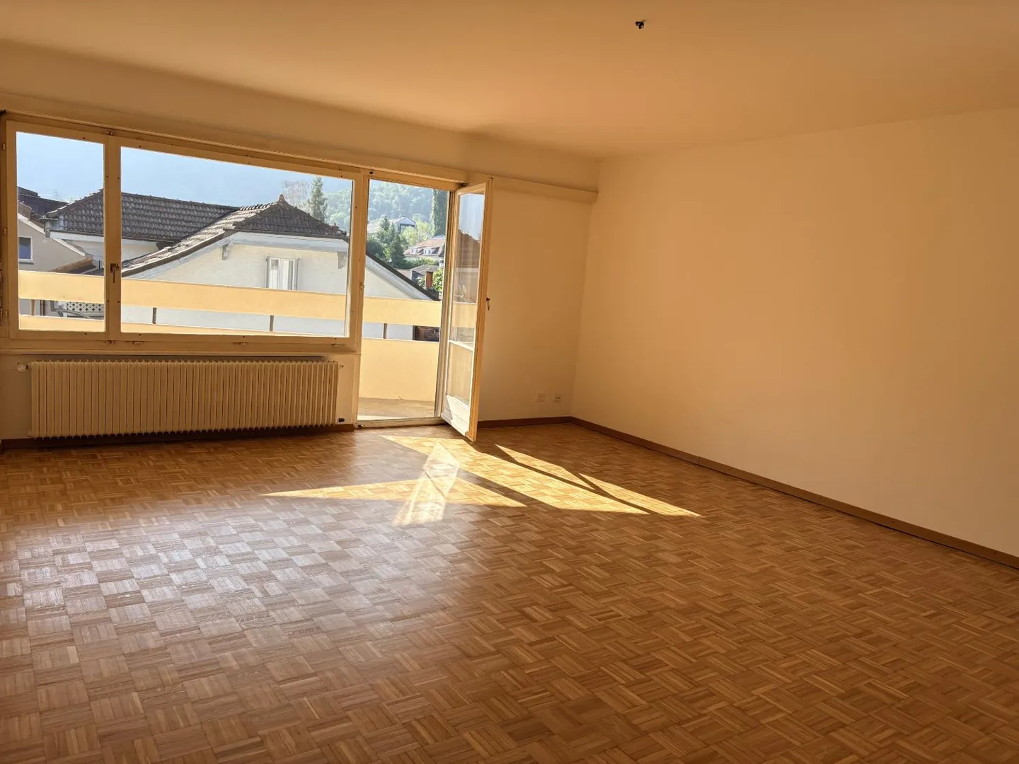 Bex: bright 2.5-room apartment for rent - Photo 2 of 9