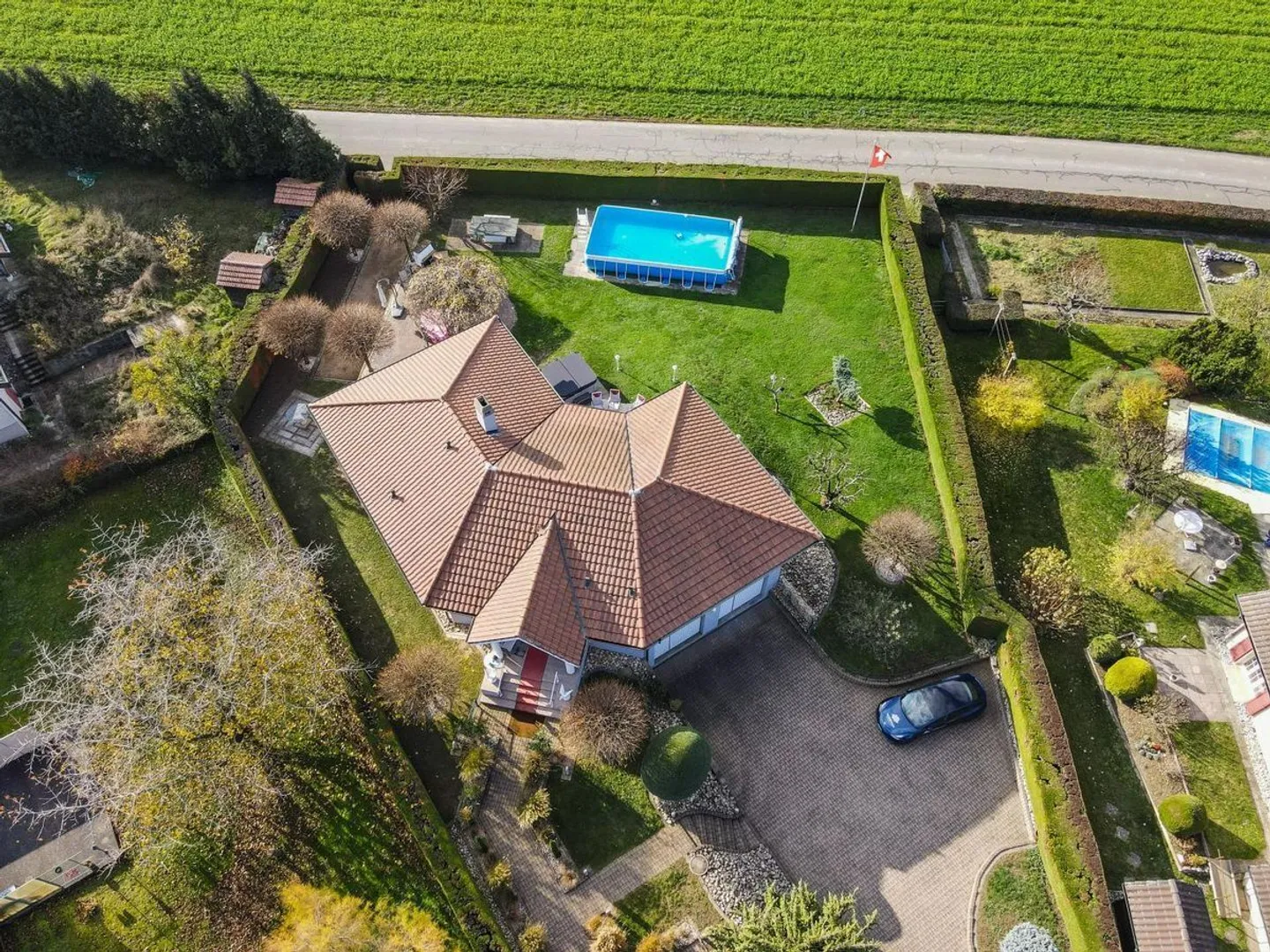 Prächtige Villa am Rande von landwirtschaftlichem Gebiet mit Zugang zum See - Foto 5 von 13