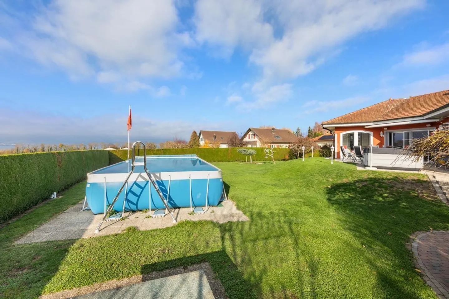 Prächtige Villa am Rande von landwirtschaftlichem Gebiet mit Zugang zum See - Foto 6 von 13