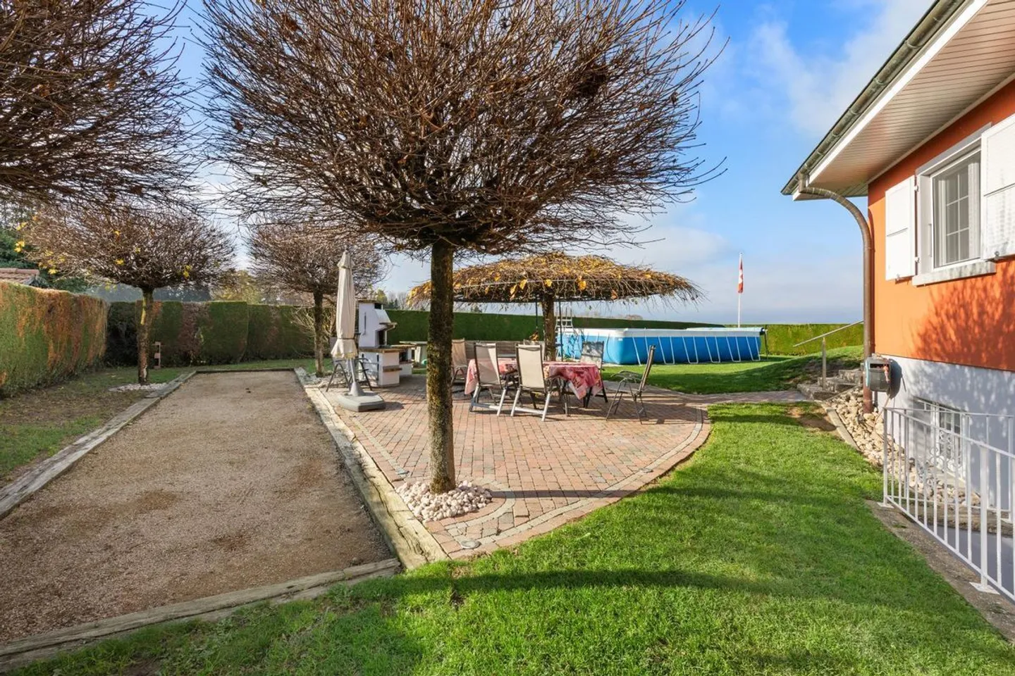 Prächtige Villa am Rande von landwirtschaftlichem Gebiet mit Zugang zum See - Foto 9 von 13