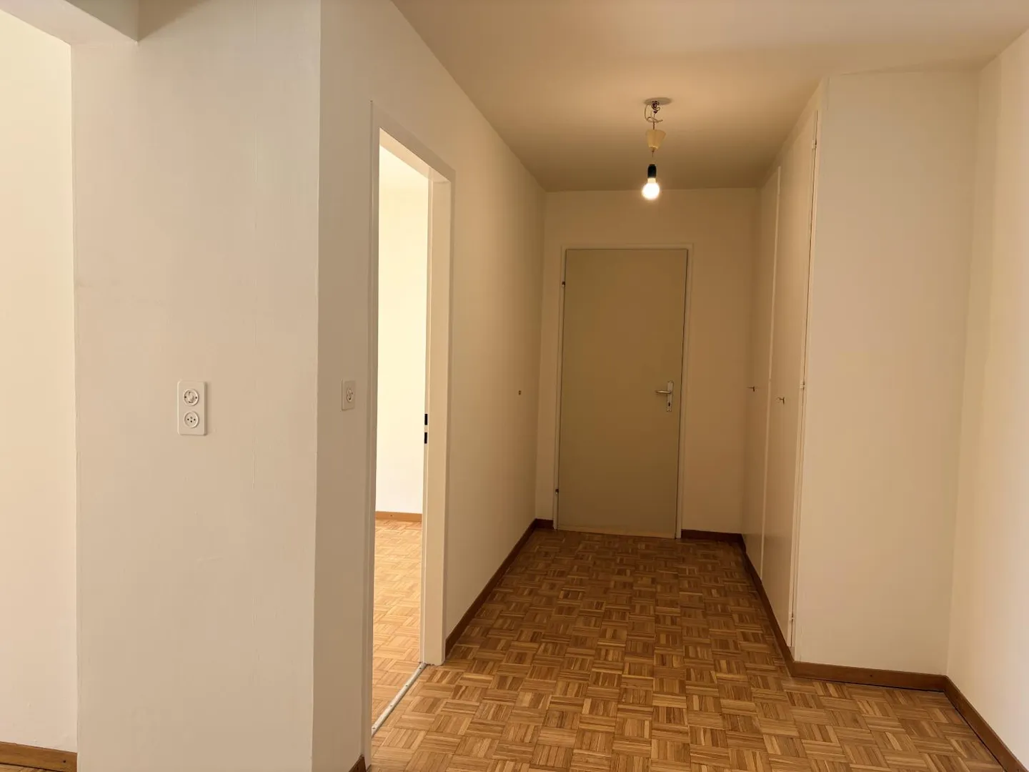 Bex: bright 2.5-room apartment for rent - Photo 4 of 9