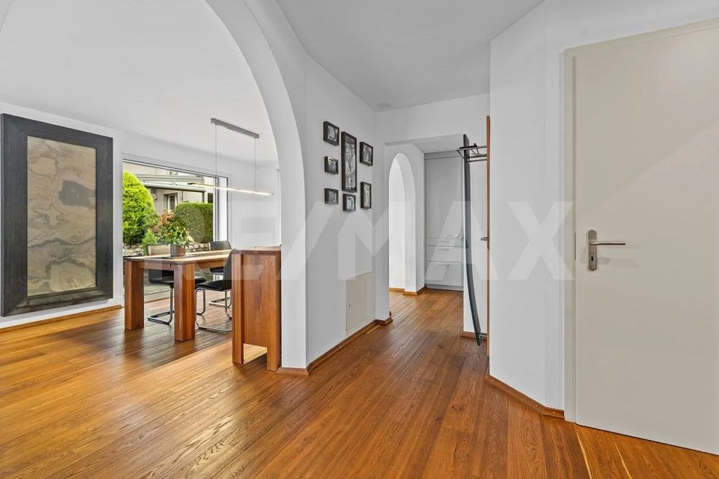 Haus 6.5 Zimmer - Foto 2 von 13