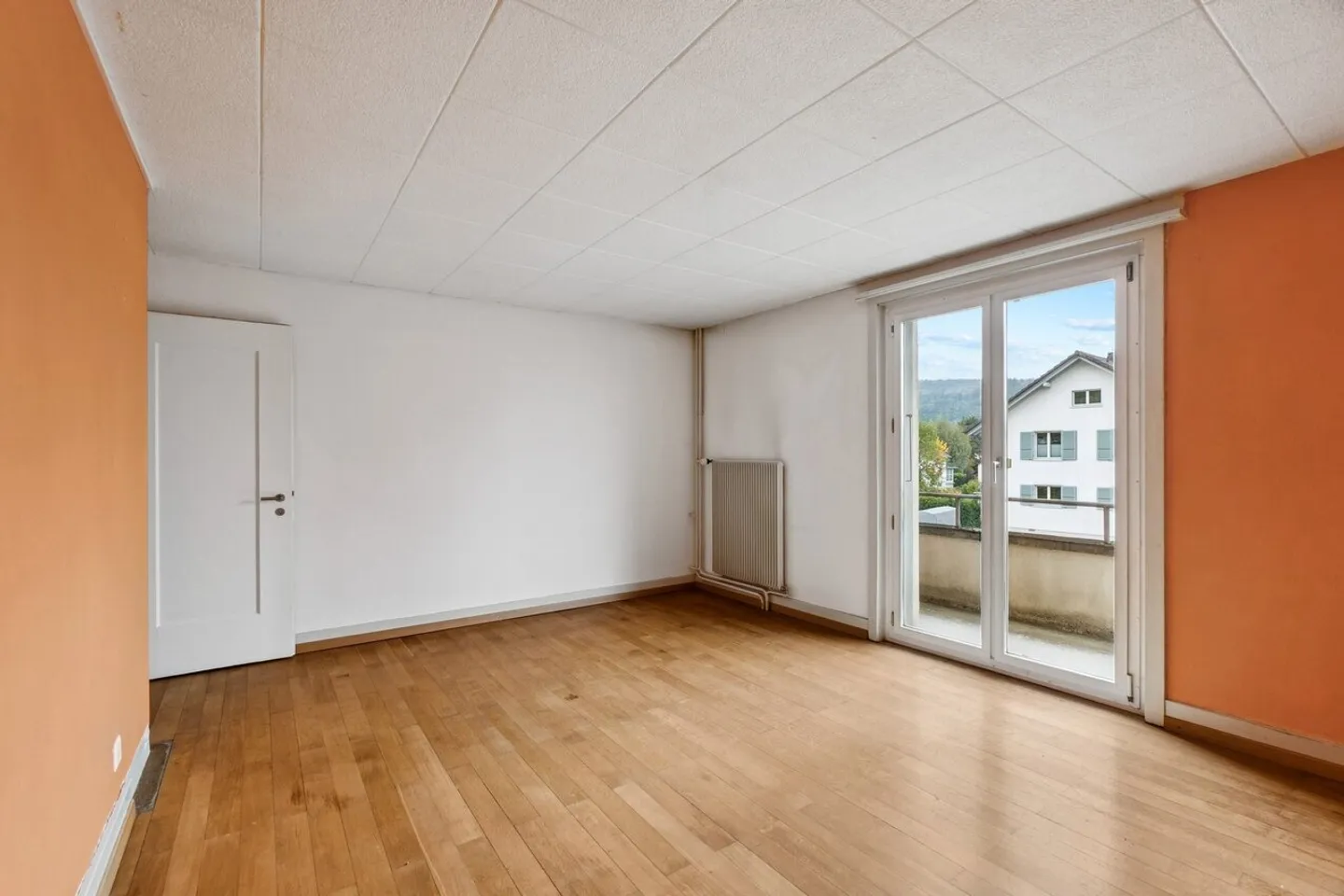 Charmantes 5.5-Zimmer-Haus mit Studio und viel Umschwung - Foto 5 von 10