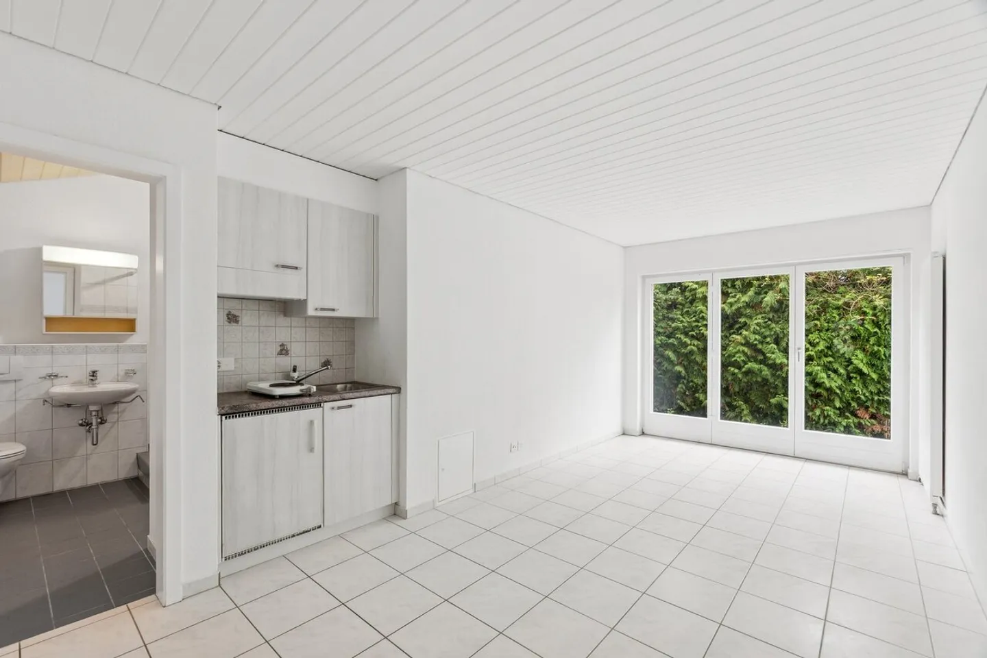 Charmantes 5.5-Zimmer-Haus mit Studio und viel Umschwung - Foto 8 von 10
