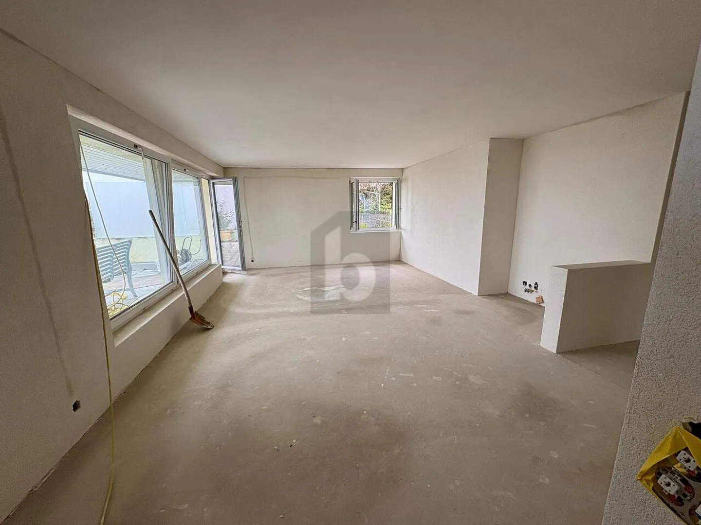 FRESHLY RENOVATED WITH WONDERFUL VIEW - Photo 4 of 6