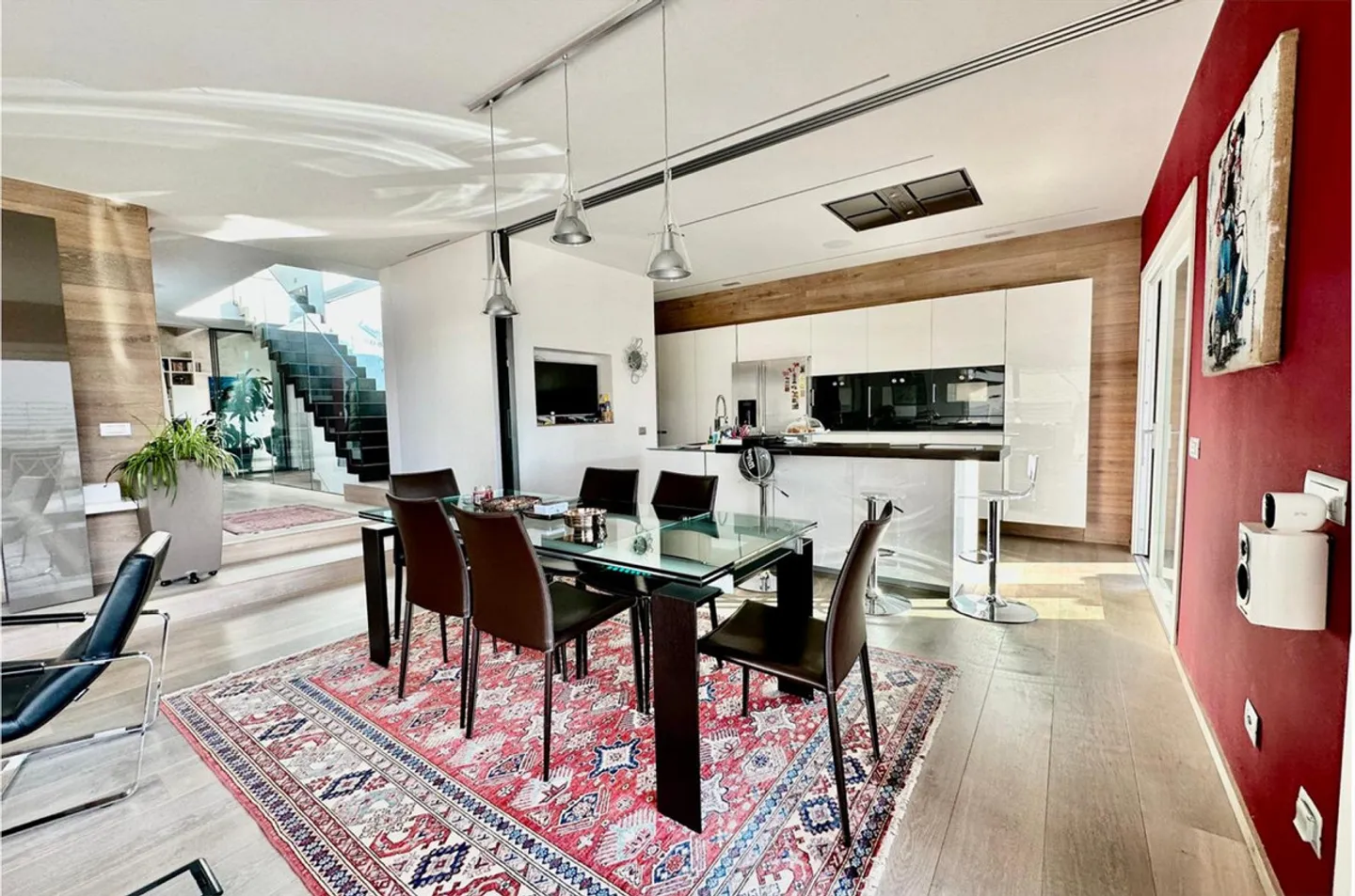 REFINED VILLA WITH 5.5 ROOMS AND LARGE GARDEN IN COLDRERIO - Photo 1 of 12