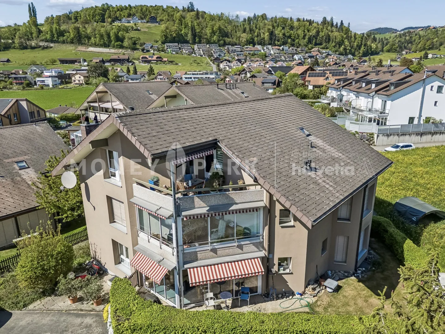 Appartamento mansardato di 3,5 locali con camino e vista montagna impressionante - Foto 7 di 8