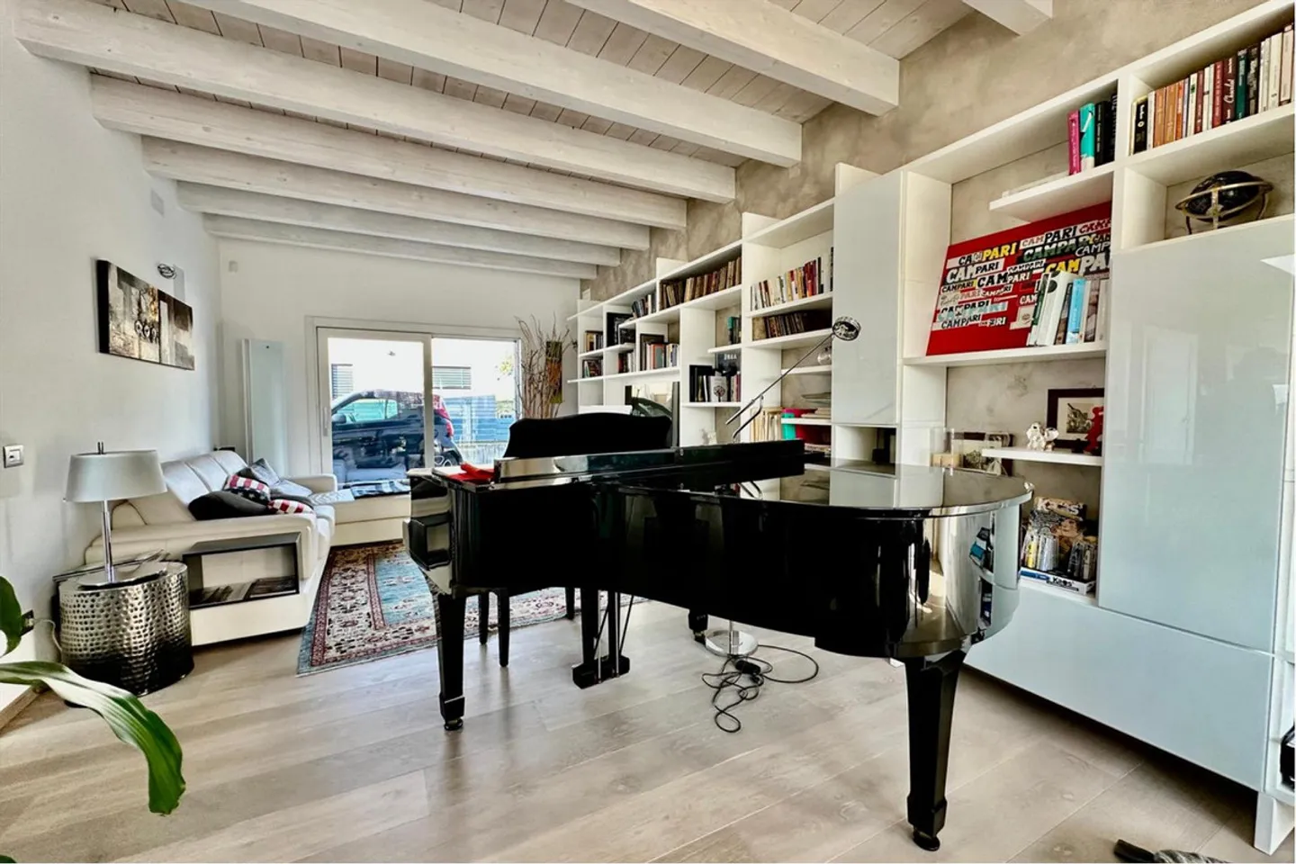 REFINED VILLA WITH 5.5 ROOMS AND LARGE GARDEN IN COLDRERIO - Photo 6 of 12