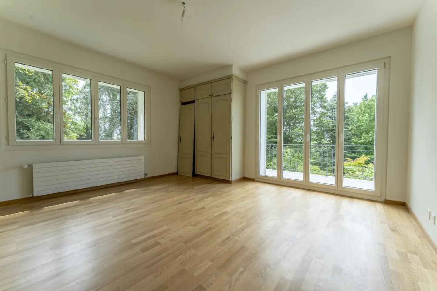 Villa with 9 rooms - Photo 11 of 13