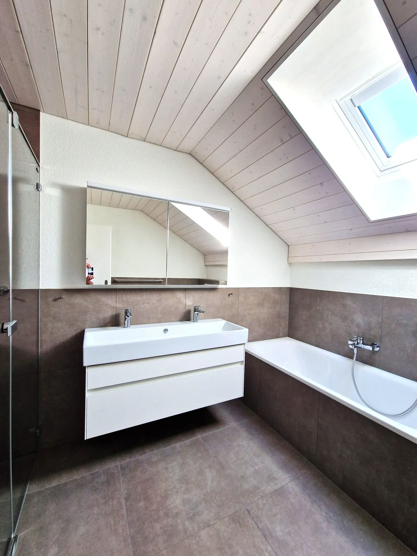 Topmodernes 5,5-Zimmer-Doppel-EFH in Schwadernau BE - Foto 7 von 15