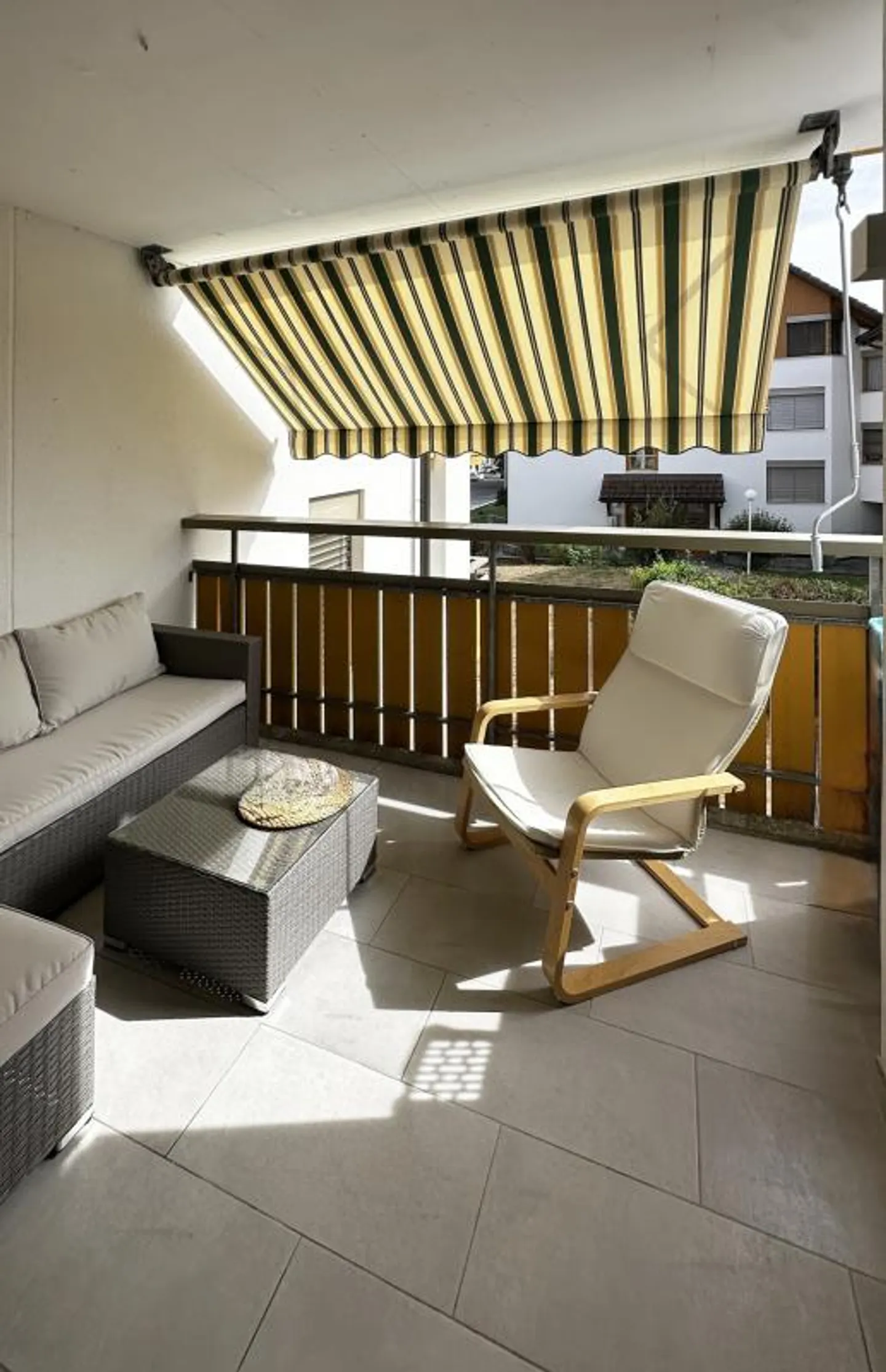 Condominio luminoso e ristrutturato a Sins - Foto 4 di 6