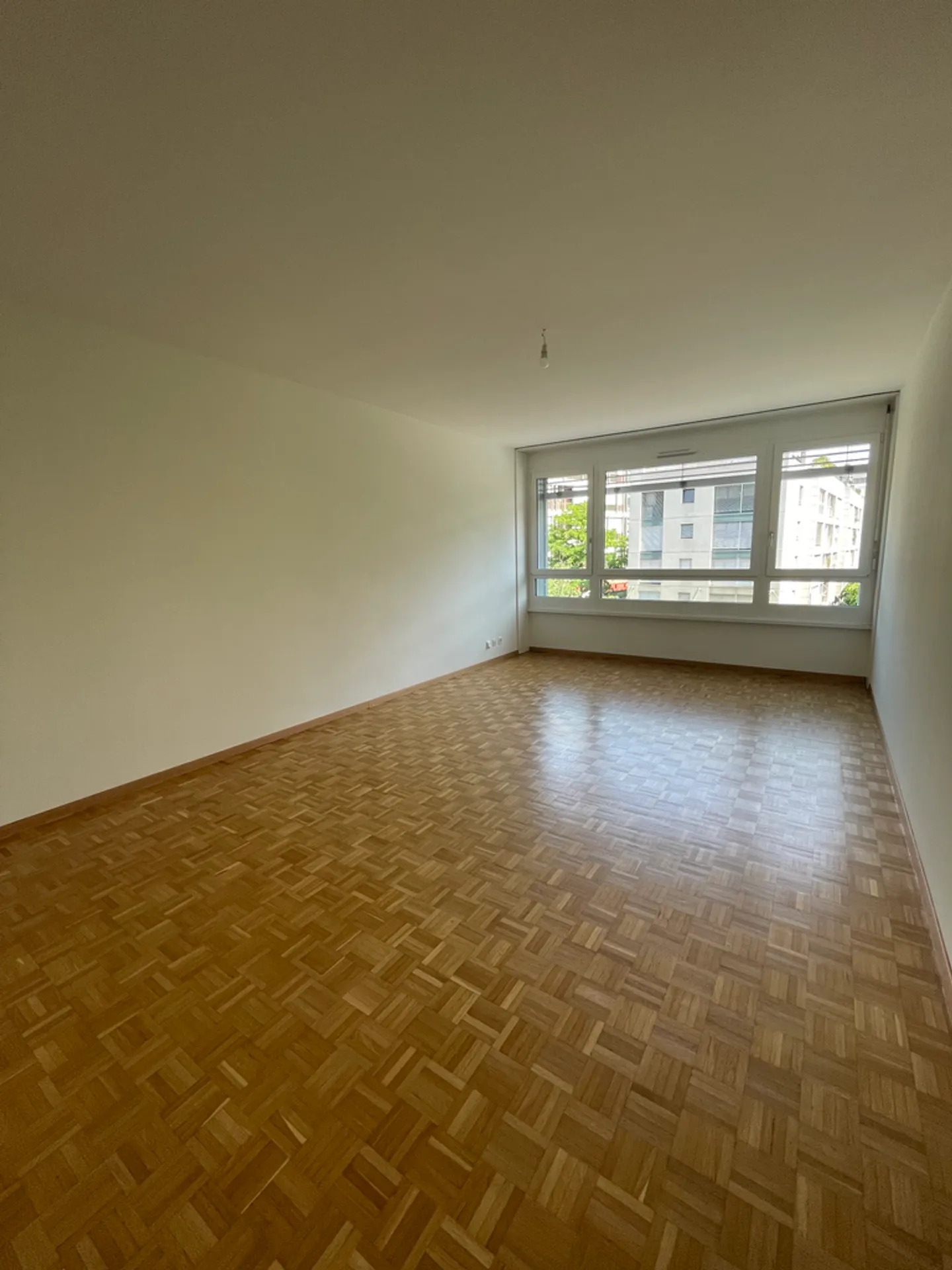 Appartement lumineux 3.5 pièces - Photo 2 sur 8