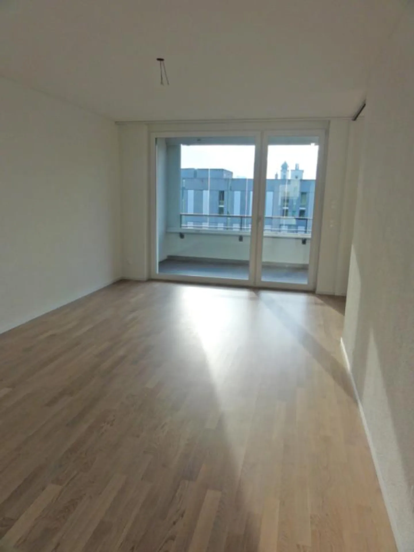 Central - Modern - Immediately next to S-Bahn connection - Photo 4 of 6