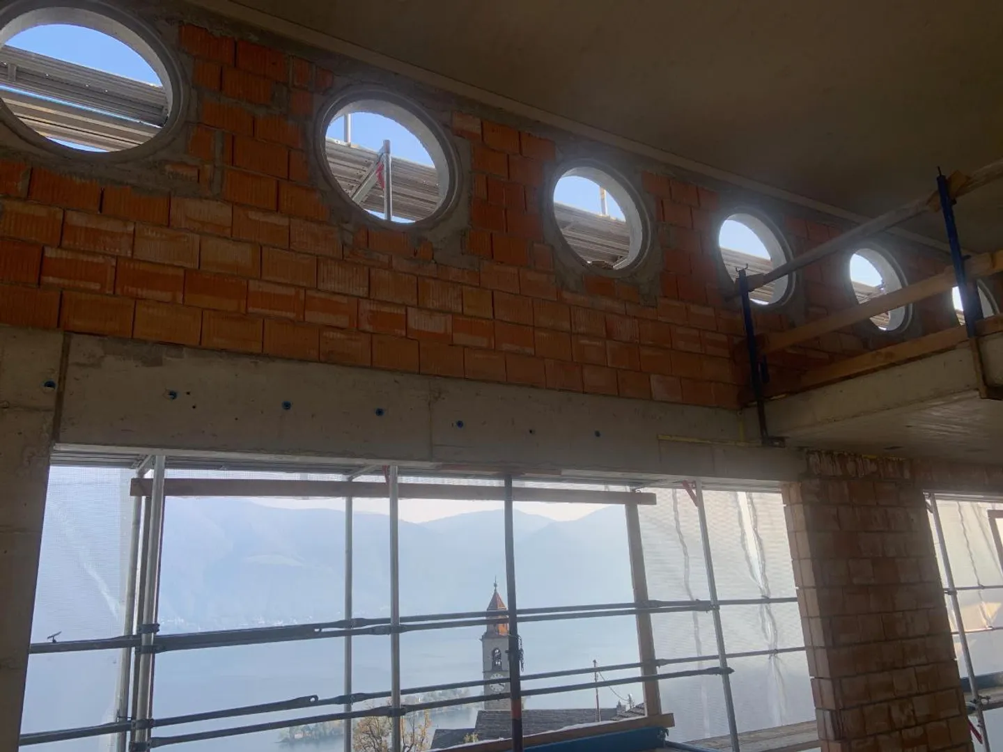 Multi-family house - Photo 4 of 5