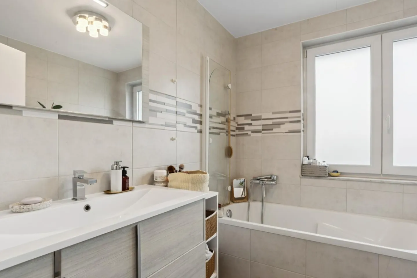 APPARTAMENTO 4,5 STANZE MOLTO RARO CON TERRAZZA DI 30M² - MONTBLESSON - Foto 12 di 13