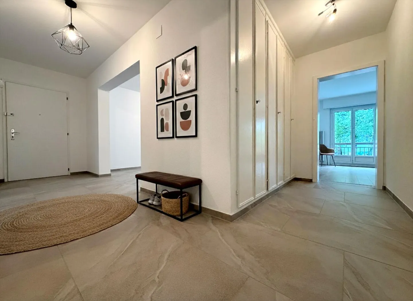 4,5-Zimmer-Wohnung mit Balkon, renoviert und vermietet. - Foto 1 von 13