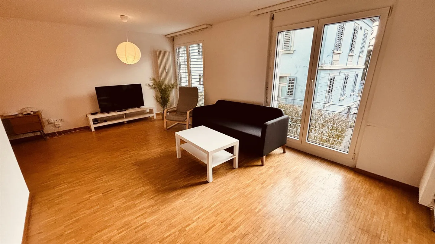 Camera arredata luminosa in appartamento condiviso 12m centrale, tranquilla, soleggiata, balcone - Foto 4 di 16