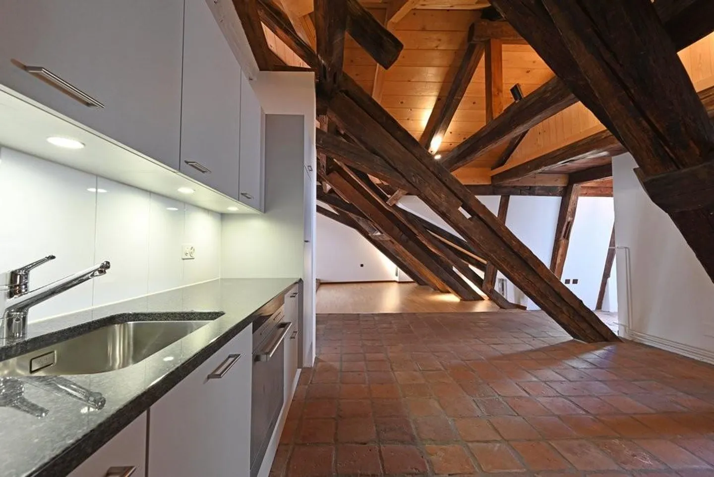 Appartement Charmant et Grand au Cœur de Berne - Photo 3 sur 11