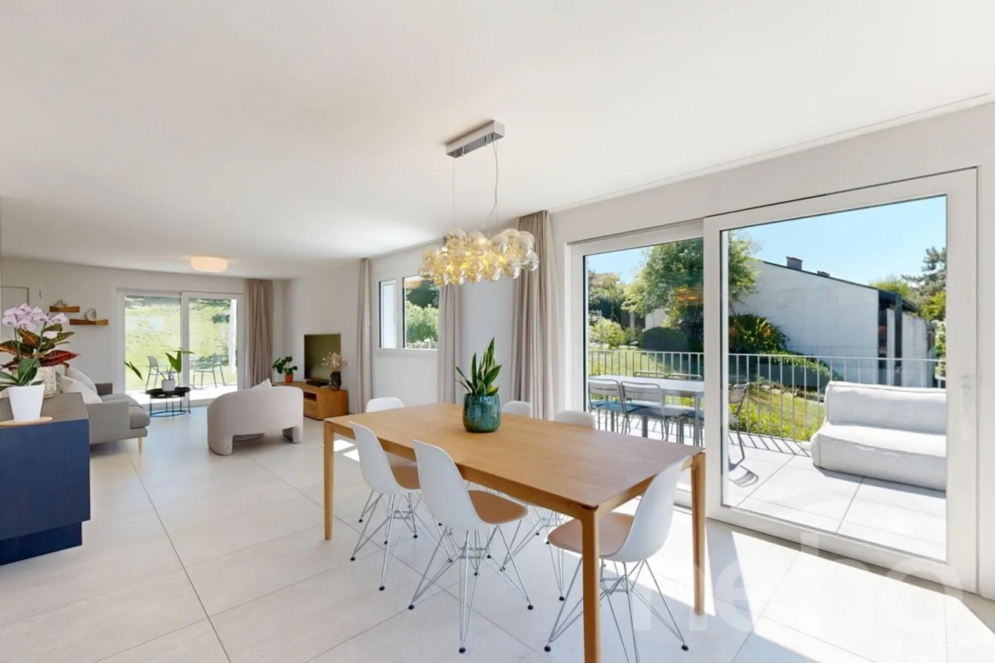 Duplex con Giardino Privato e Vista Lago - Foto 1 di 12