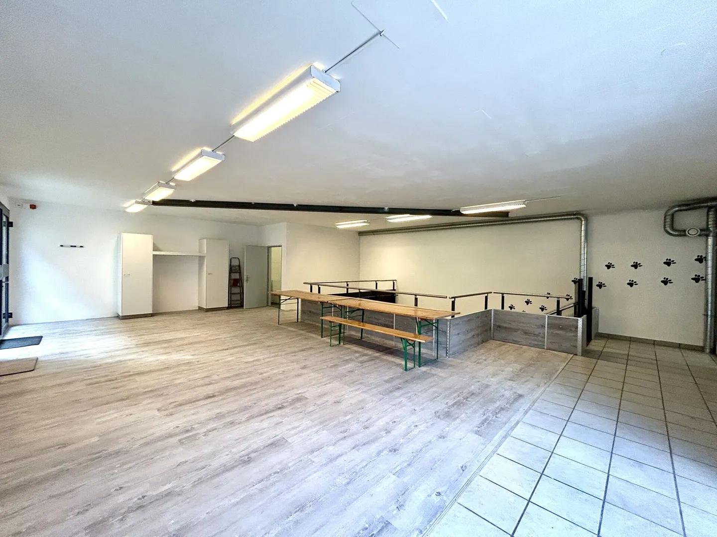 Residential and commercial building with versatile potential for use - Photo 9 of 17