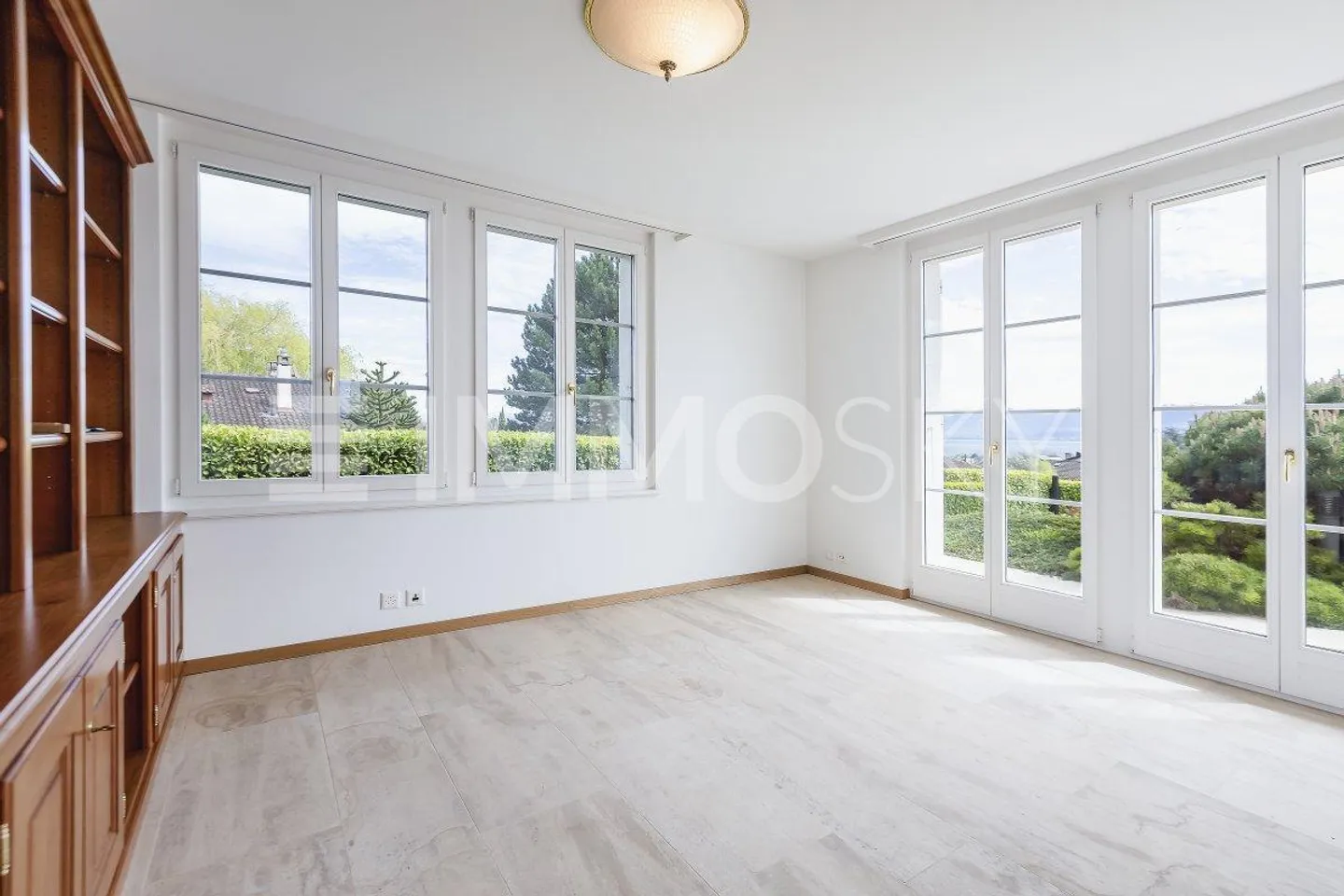 Extraordinary 12-Room House in the Heart of Mont-sur-Rolle - Photo 3 of 5