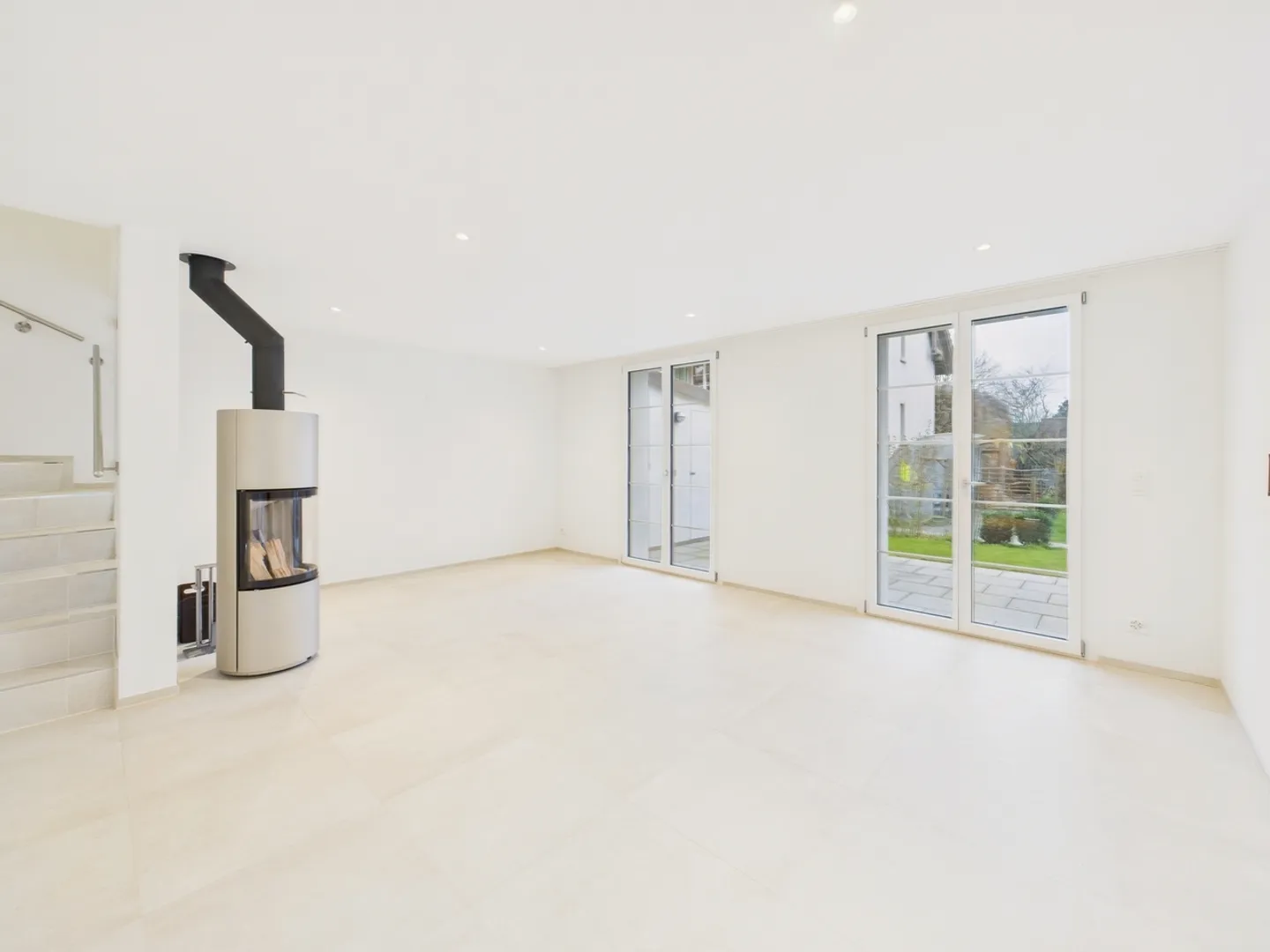 Maison de ville moderne de 5,5 pièces avec un agencement pratique, village - Photo 1 sur 11