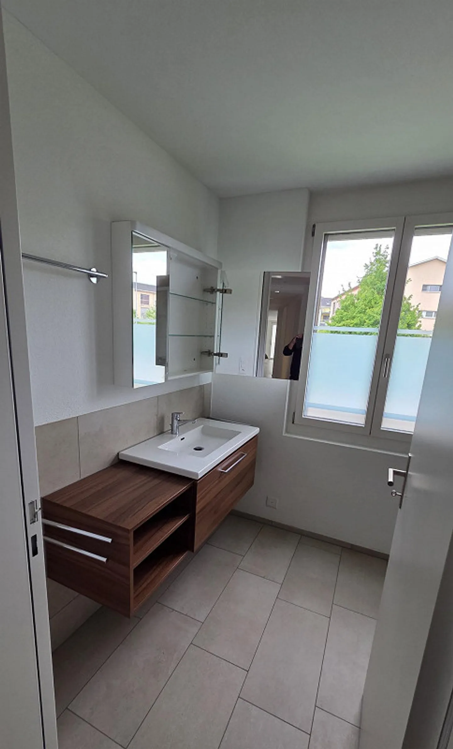 Appartement spacieux de 4,5 pièces - Photo 3 sur 6