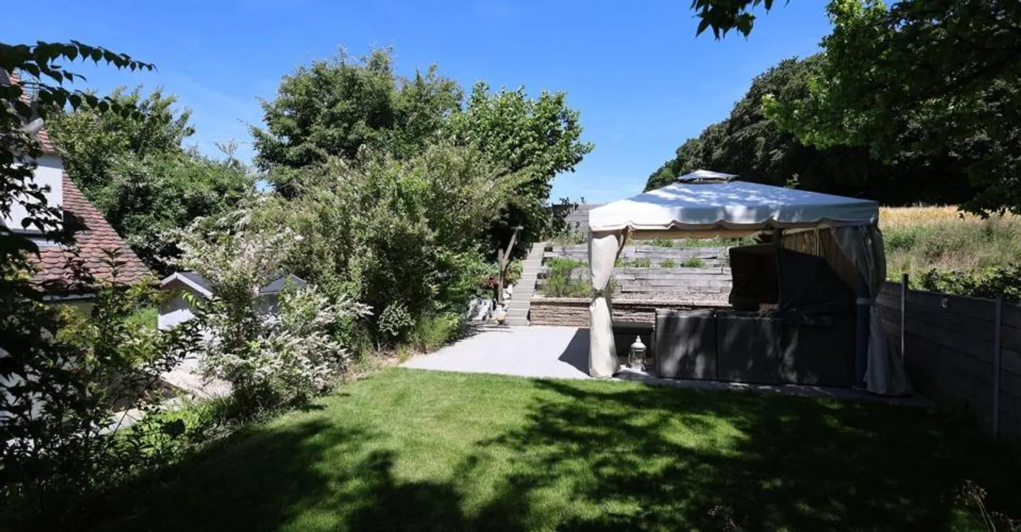 Magnifica casa ristrutturata di 7,5 stanze con piscina esterna - Foto 6 di 10