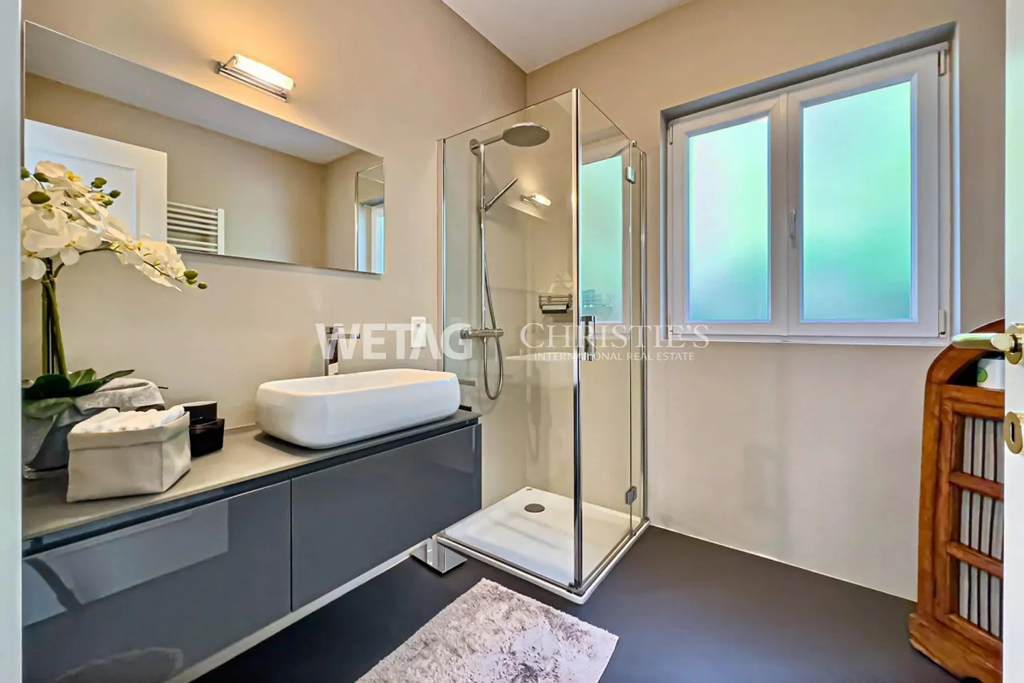 Lugano-Comano : villa élégante avec grand jardin et vue panoramique - Photo 10 sur 13