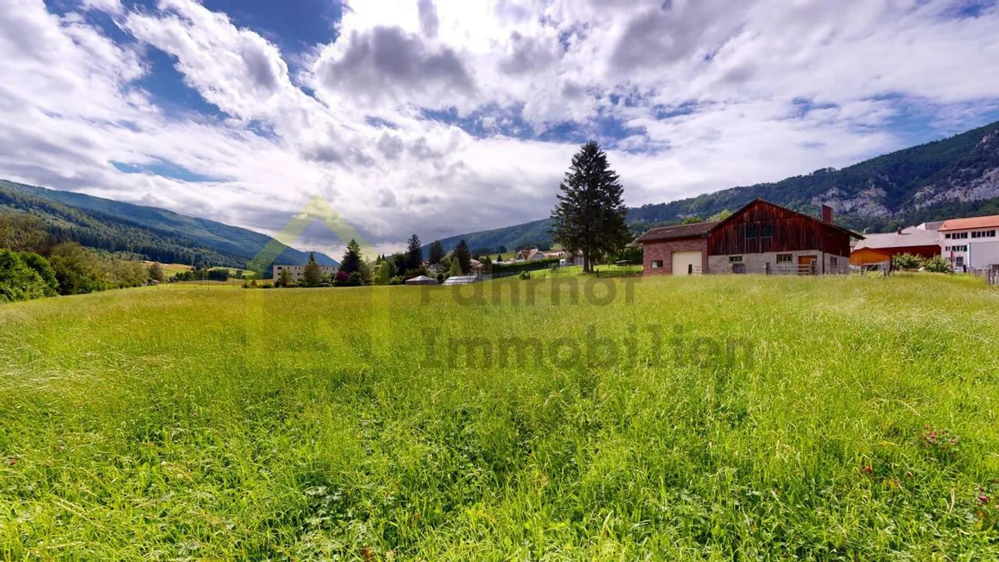 Edificio residenziale con annessi e 4.800 m2 di terreno - Foto 4 di 16