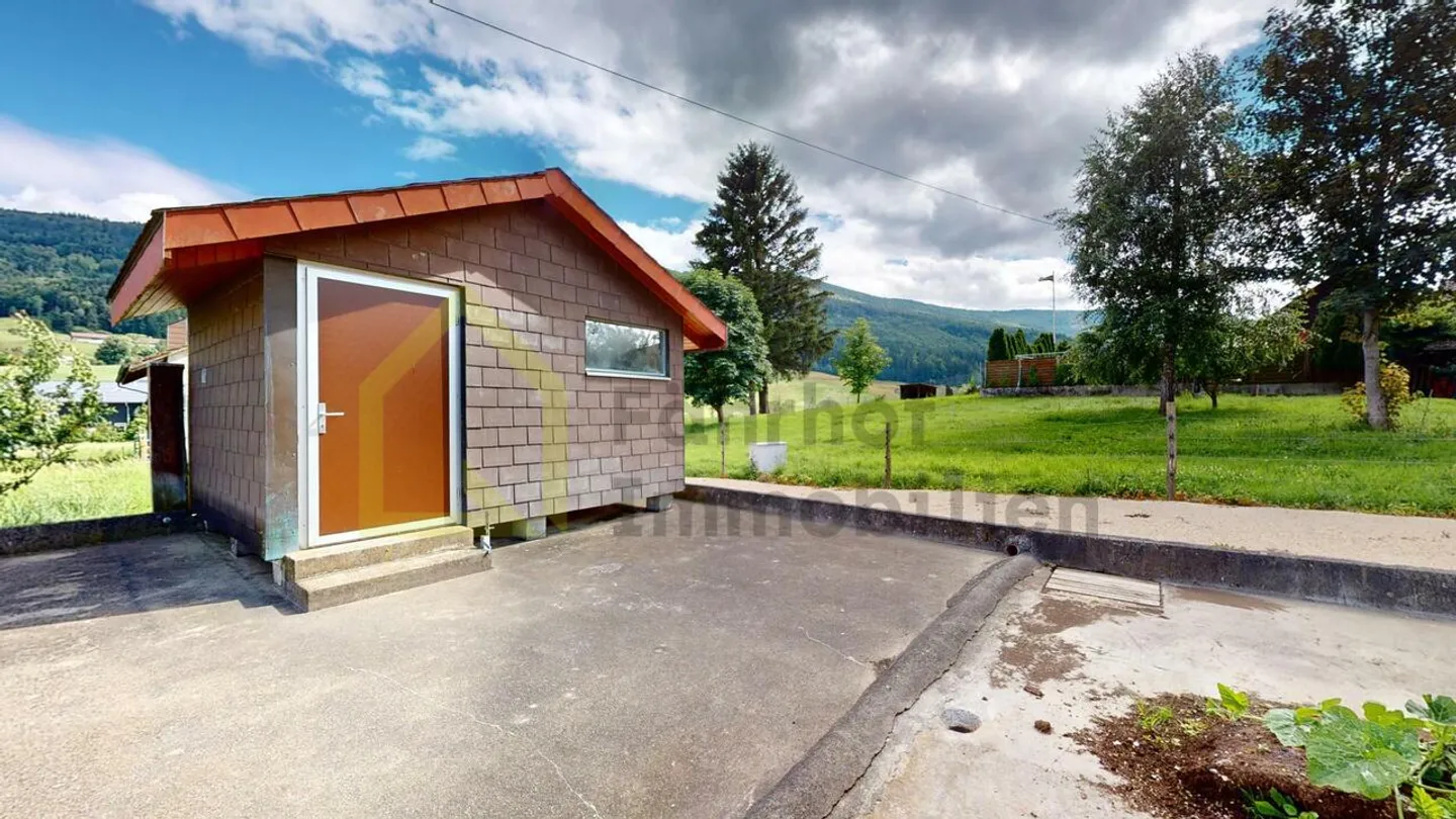 Edificio residenziale con annessi e 4.800 m2 di terreno - Foto 15 di 16