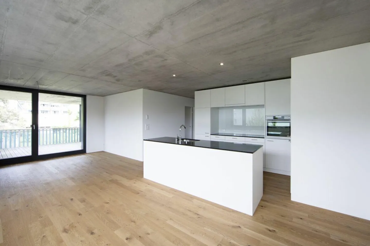 Moderne rencontre le béton - Appartement 3.5 pièces à louer dans un emplacement de choix - Photo 1 sur 5