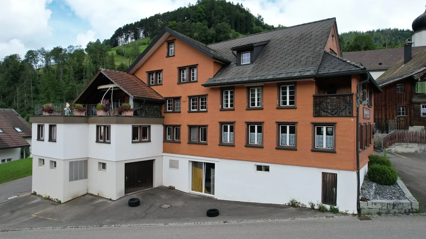 Unique 7.5-room residential house with versatile usage options in Libingen - Photo 4 of 13